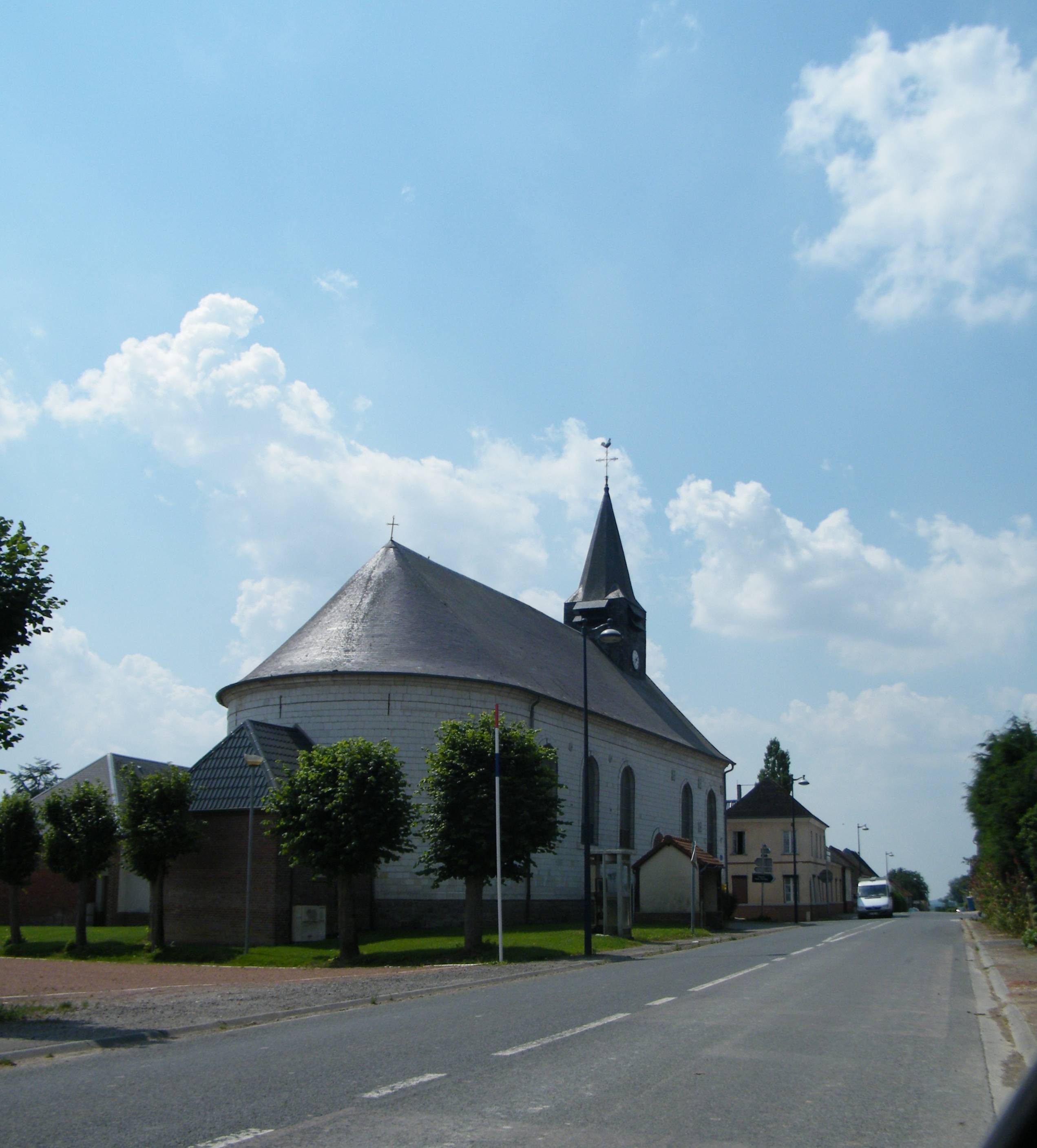 Photo de Kirche Unserer Lieben Frau von der Annahme von Varennes-en-Croix