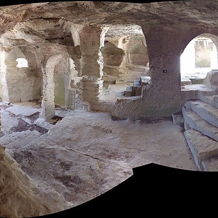 Photo de Site archéologique de Saint-Roman dAiguille également sur commune de Beaucaire