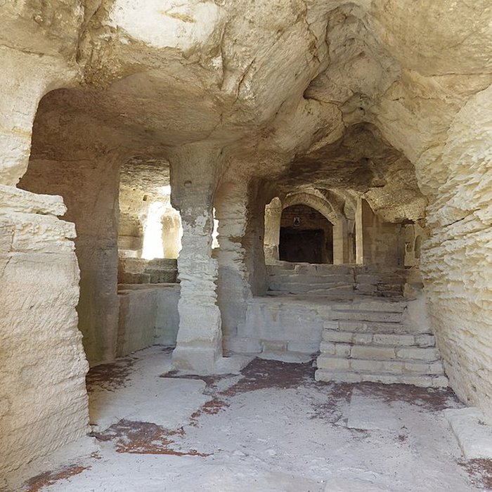 Photo de Site archéologique de Saint-Roman dAiguille également sur commune de Beaucaire