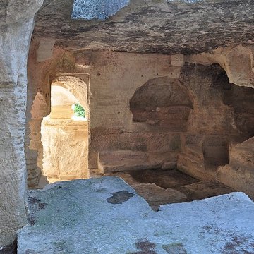 Site archéologique de Saint-Roman dAiguille également sur commune de Beaucaire