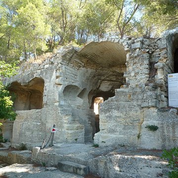 Site archéologique de Saint-Roman dAiguille également sur commune de Beaucaire