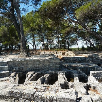 Site archéologique de Saint-Roman dAiguille également sur commune de Beaucaire