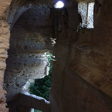 Site archéologique de Saint-Roman dAiguille également sur commune de Beaucaire