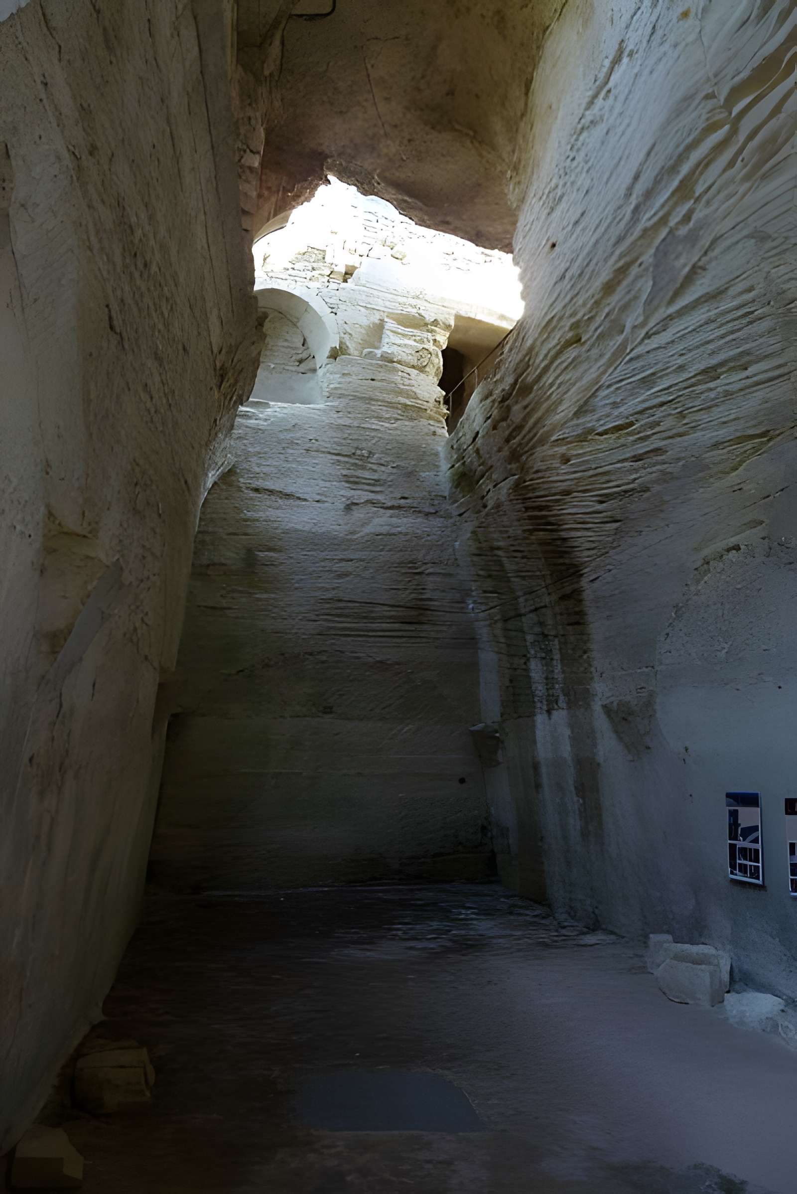 Site archéologique de Saint-Roman d'Aiguille (également sur commune de Beaucaire)