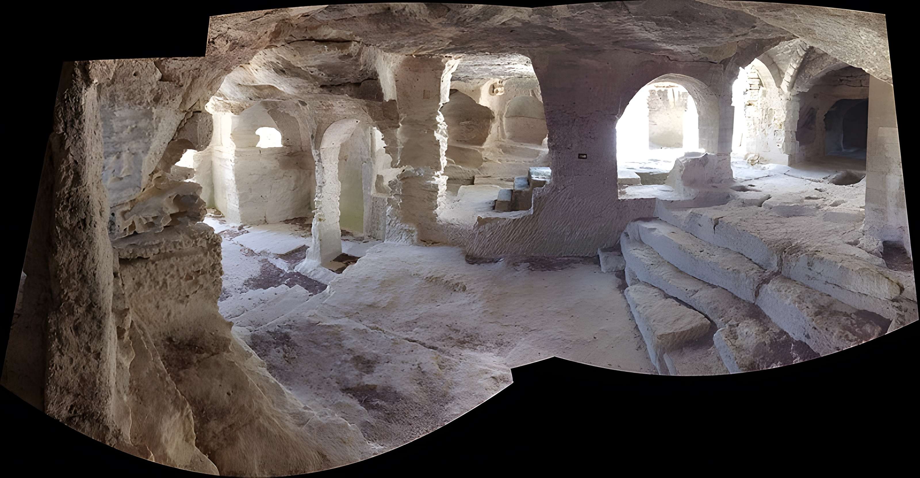 Site archéologique de Saint-Roman d'Aiguille (également sur commune de Beaucaire)