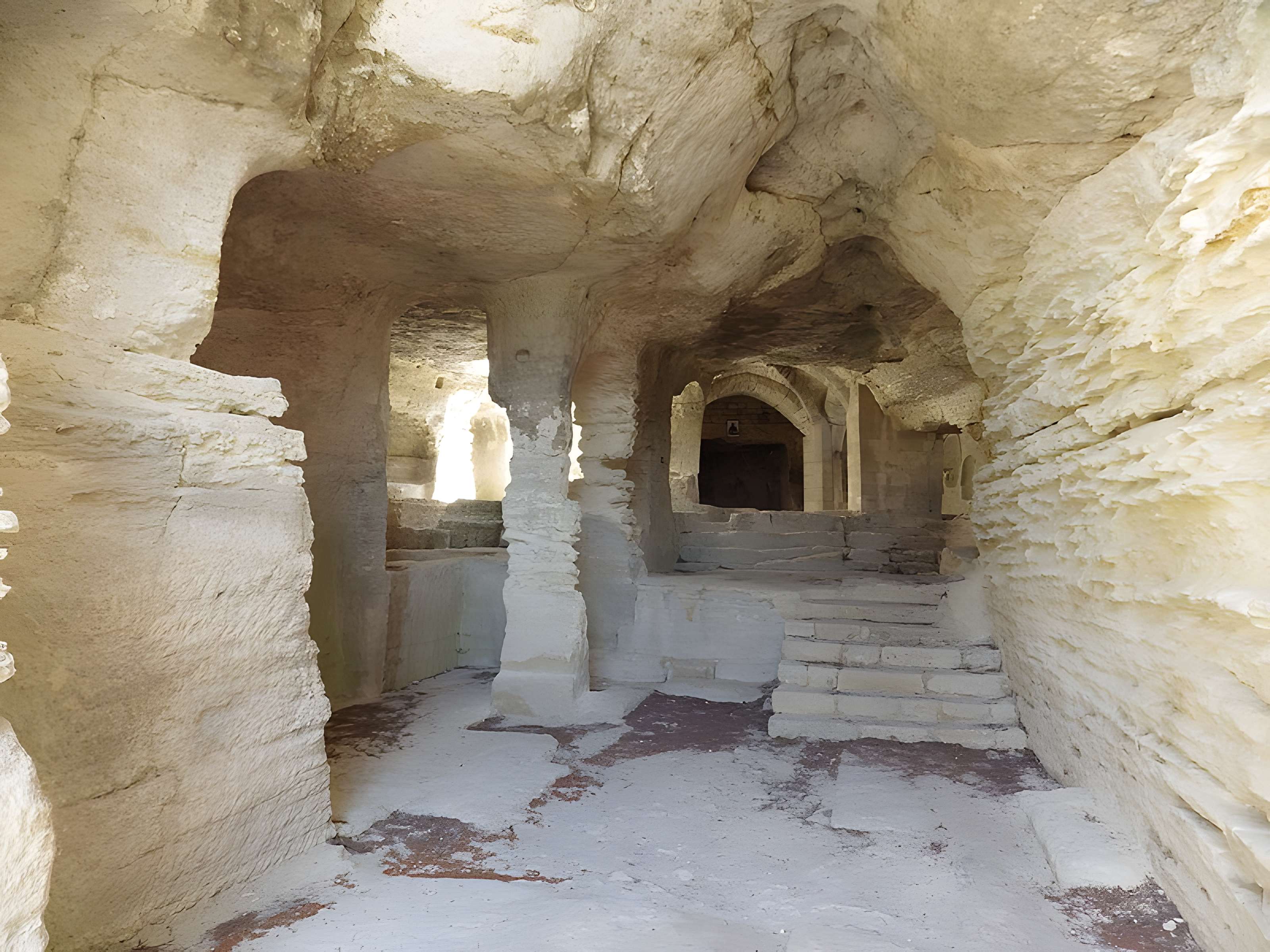 Site archéologique de Saint-Roman d'Aiguille (également sur commune de Beaucaire)
