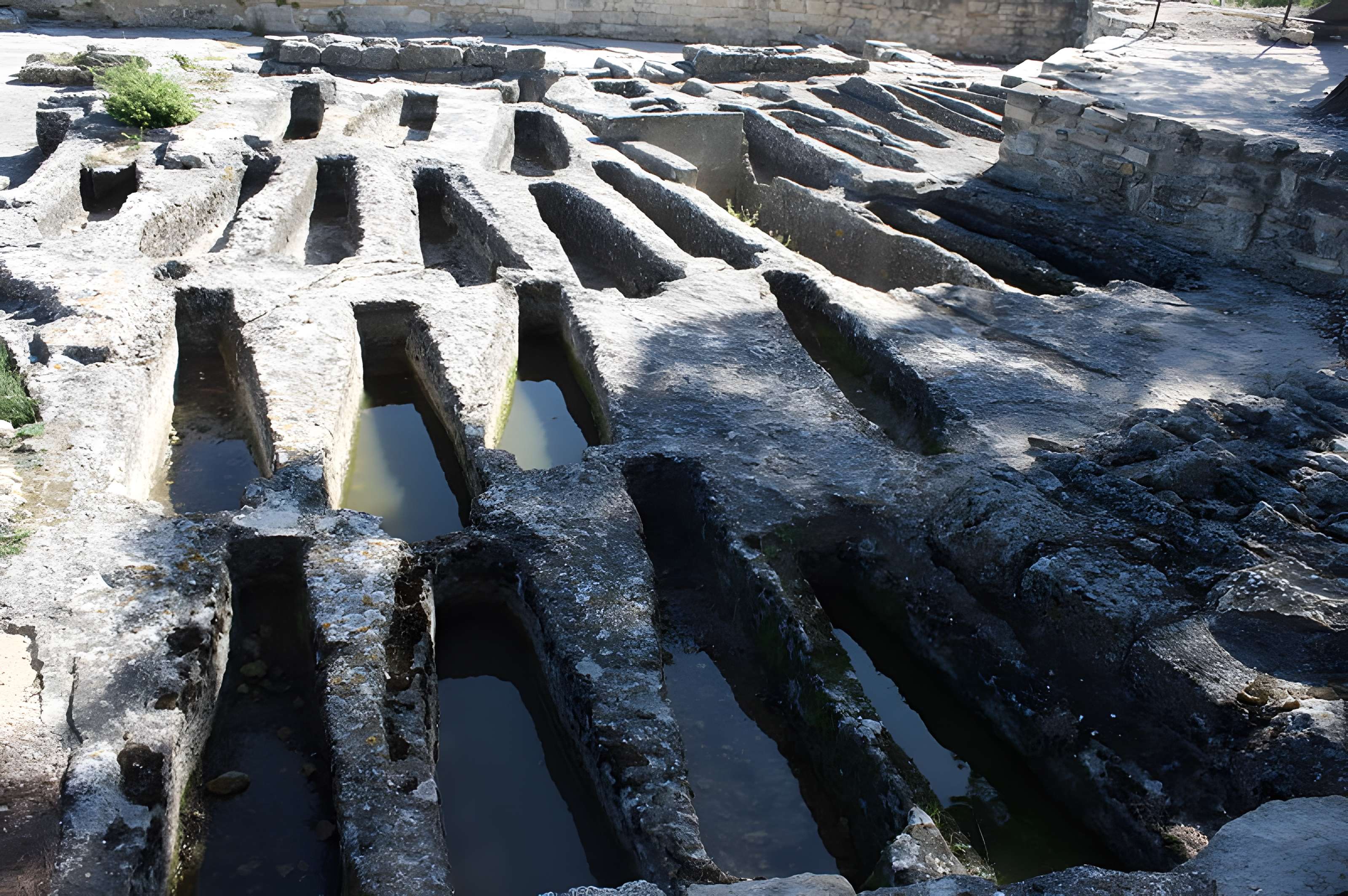 Site archéologique de Saint-Roman d'Aiguille (également sur commune de Beaucaire)