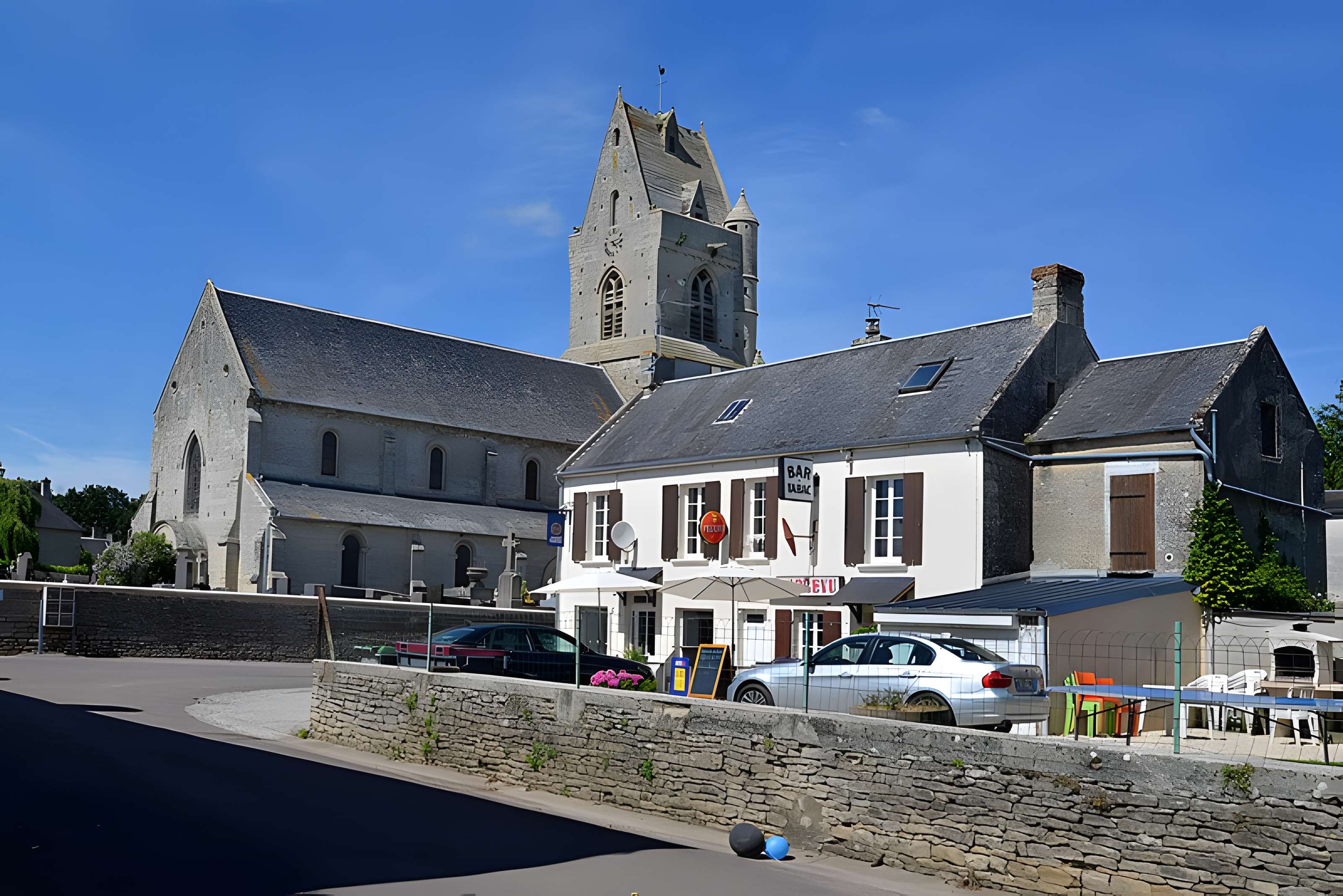 Église Saint-Médard-et-Saint-Gildard de Crépon