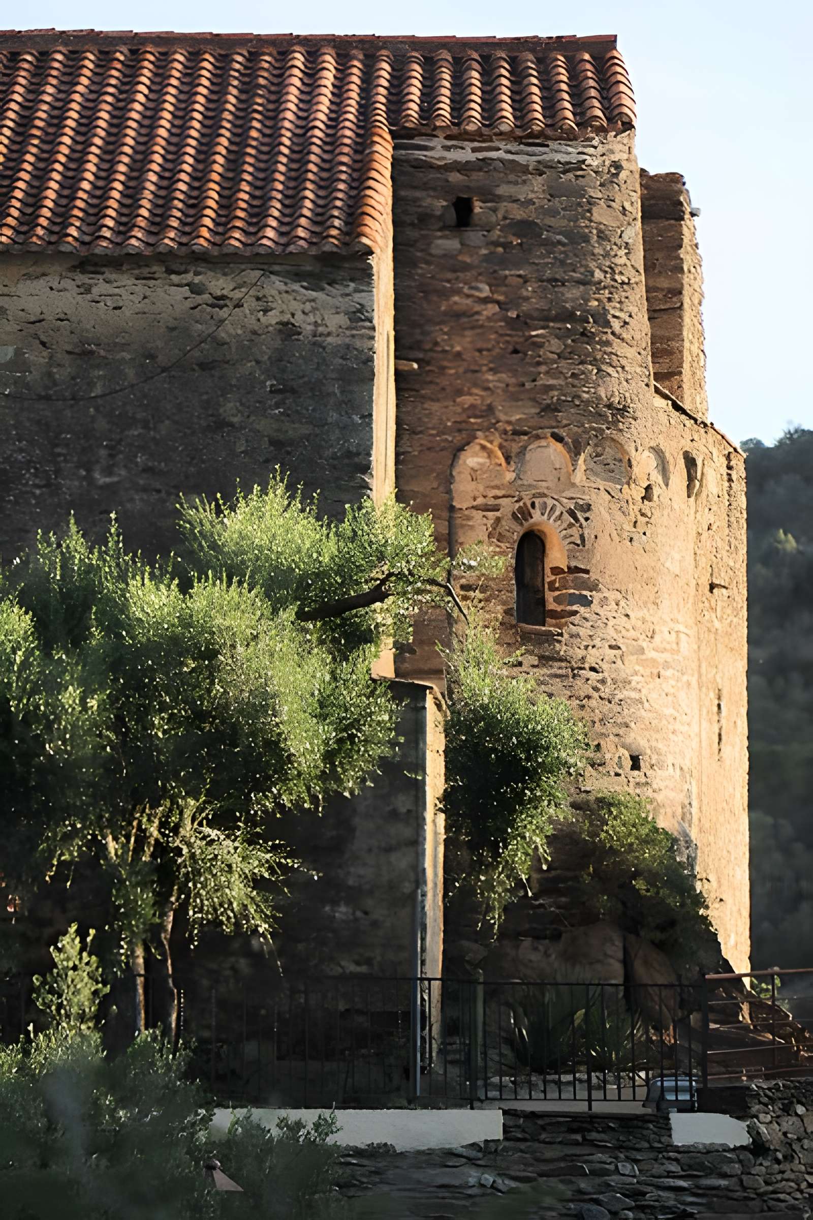 Église Saint-Michel de Saint-Michel-de-Llotes