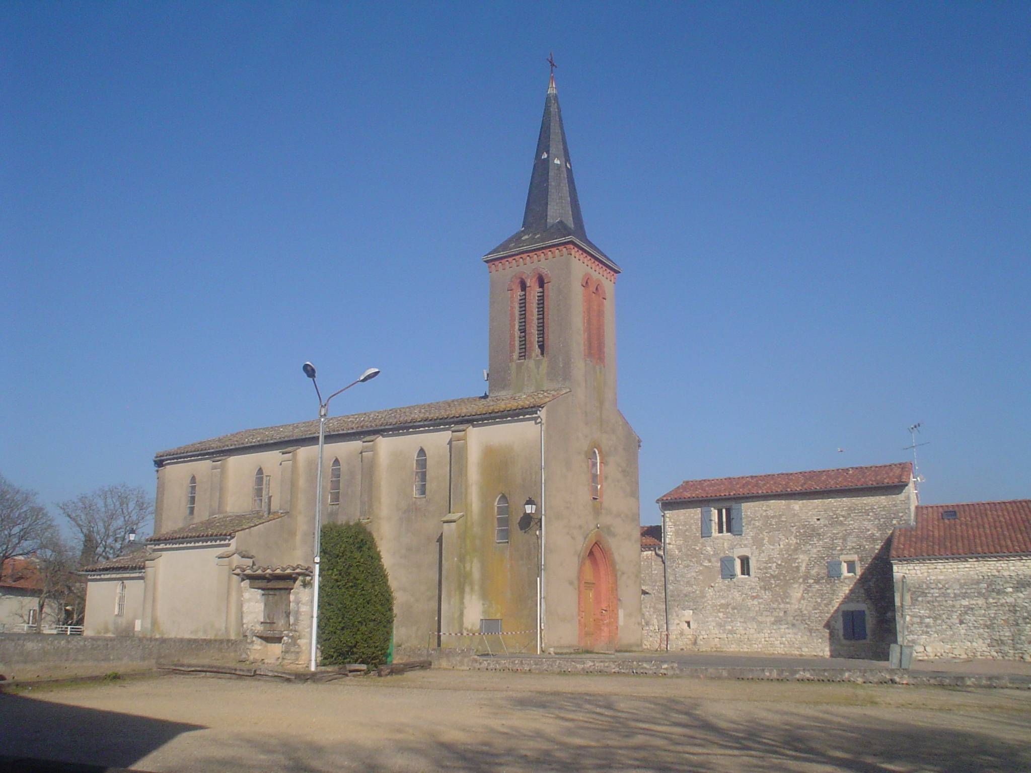 Photo de Église Saint-Pierre de Taïx