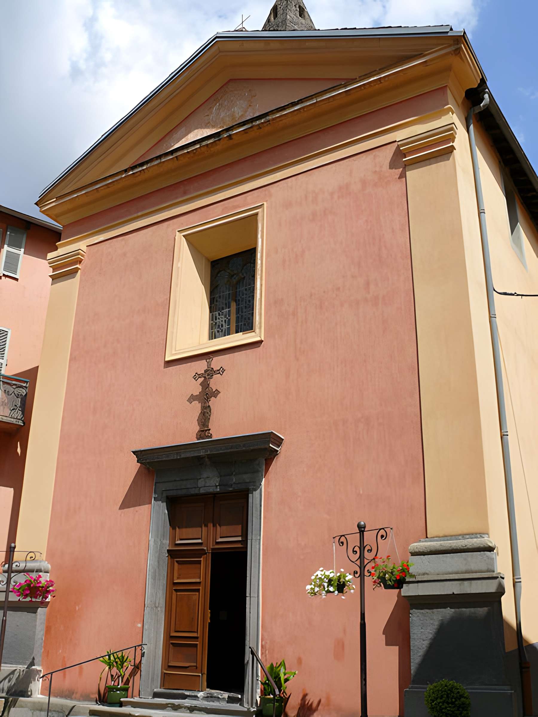 Église Saint-Michel de Saint-Sauveur-sur-Tinée