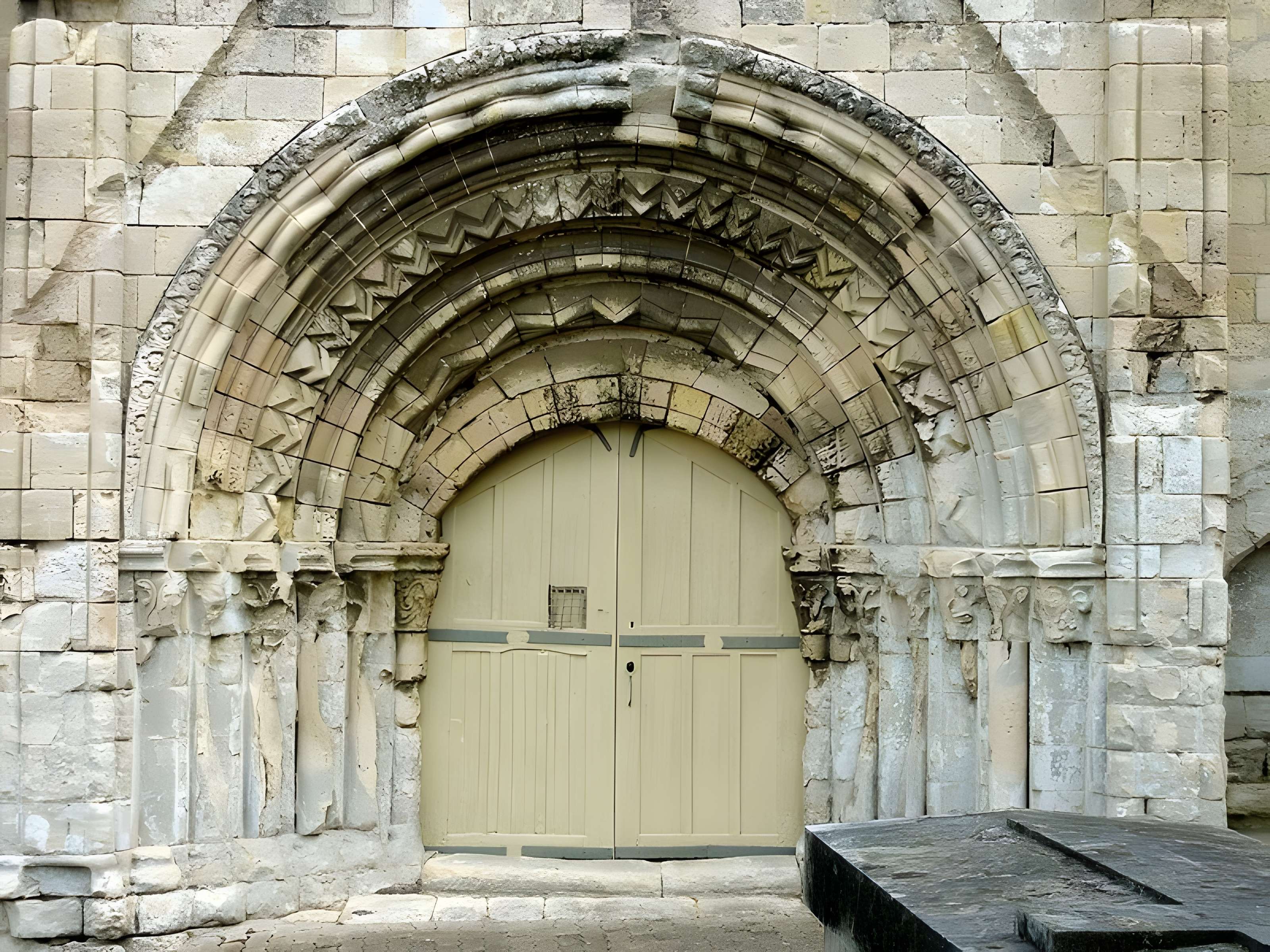 Église Saint-Michel-et-Saint-Vaast de Catenoy