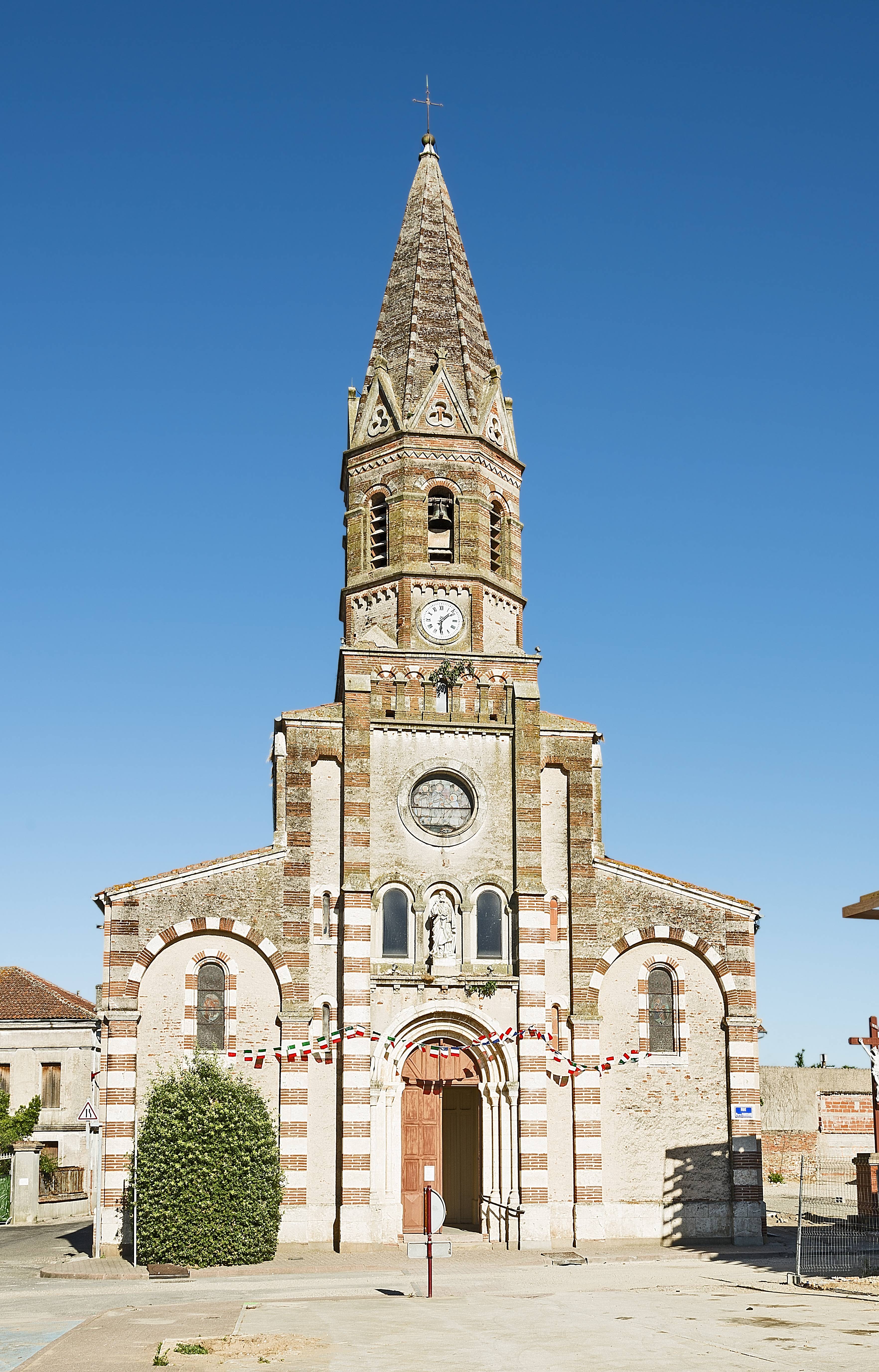 Photo de Saint-Pierre-ès-Liens Kerk van Labastide-Saint-Pierre