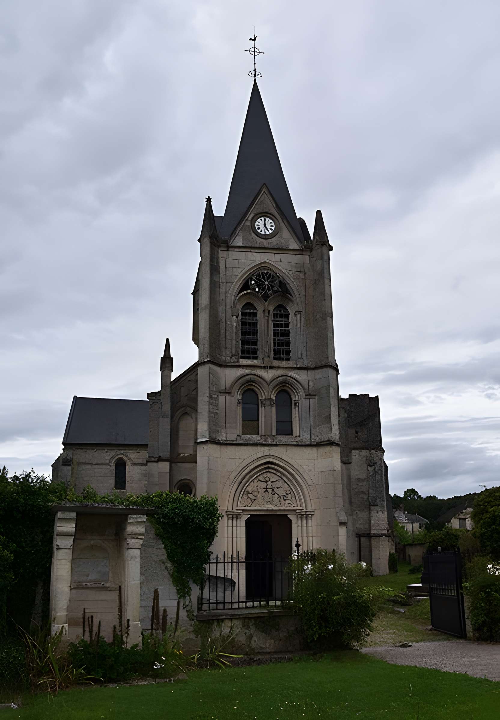 Église Saint-Nicolas de Laval-en-Laonnois