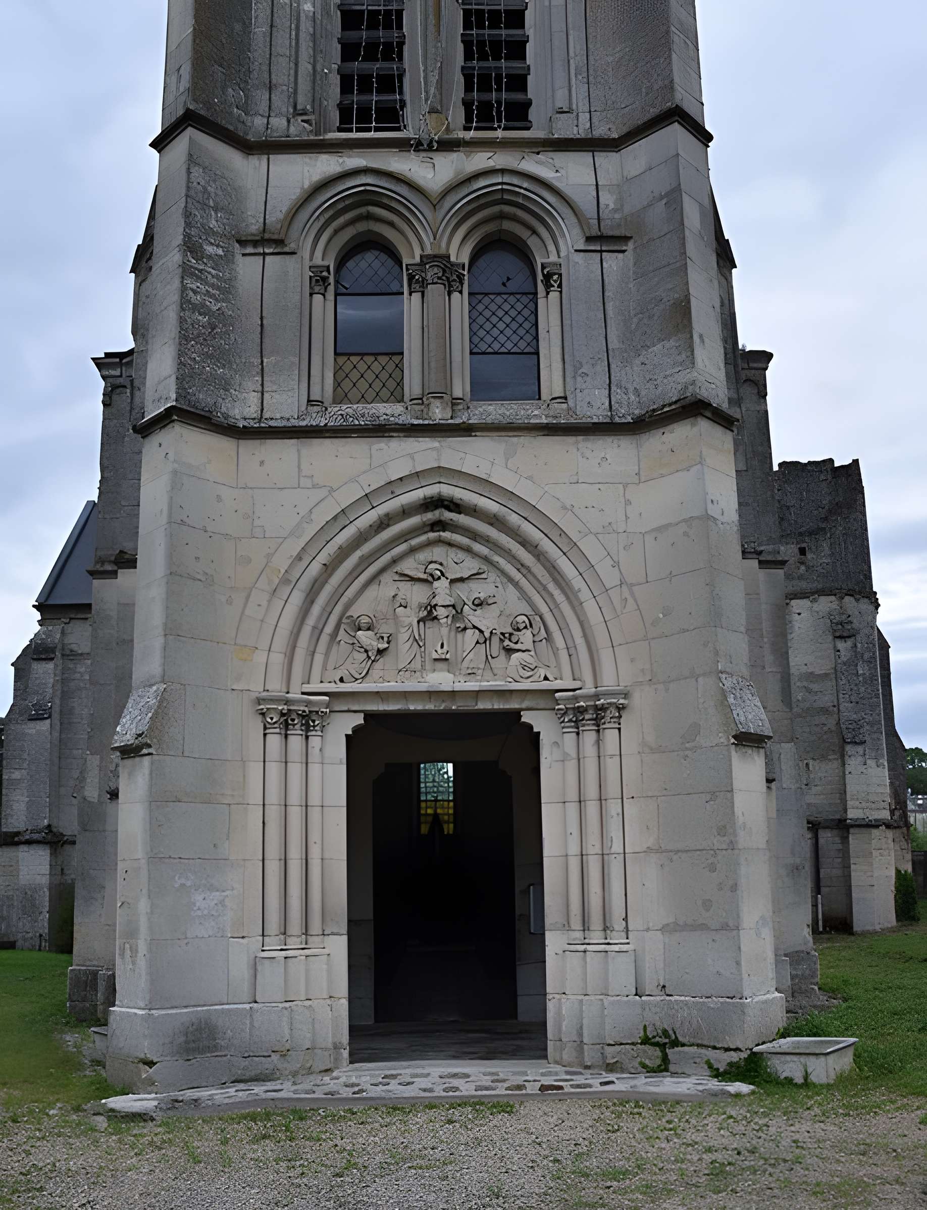 Église Saint-Nicolas de Laval-en-Laonnois
