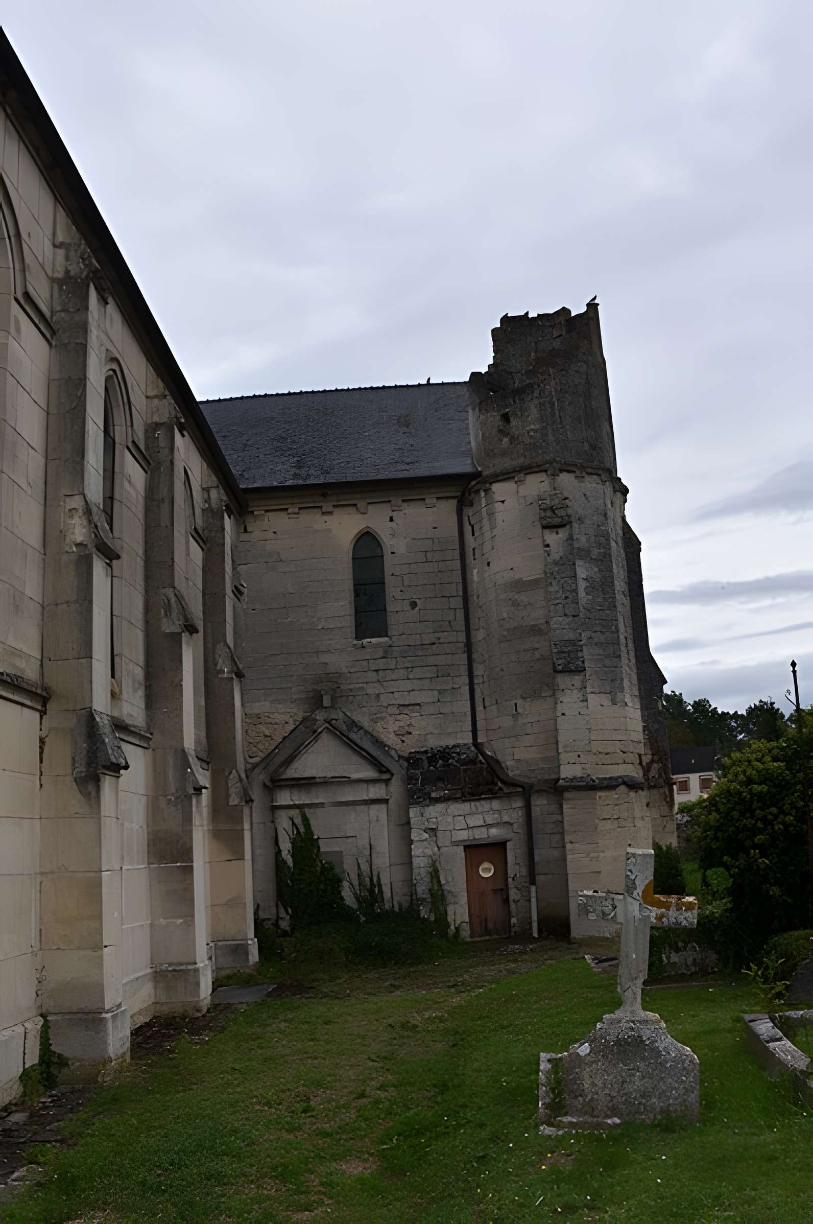 Église Saint-Nicolas de Laval-en-Laonnois