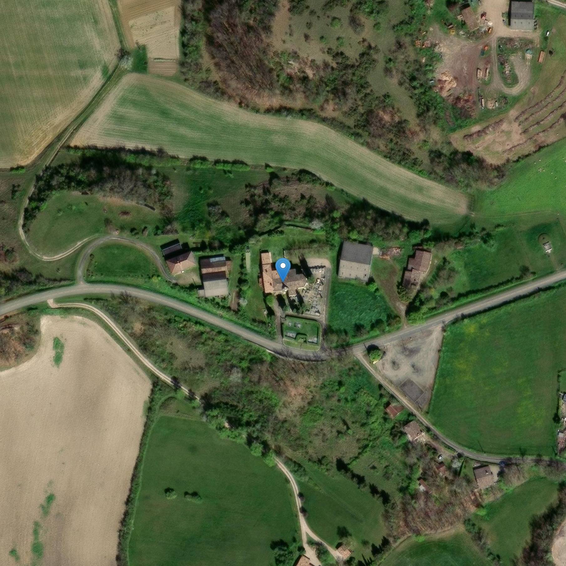 Photo de La Salvetatの前提の教会