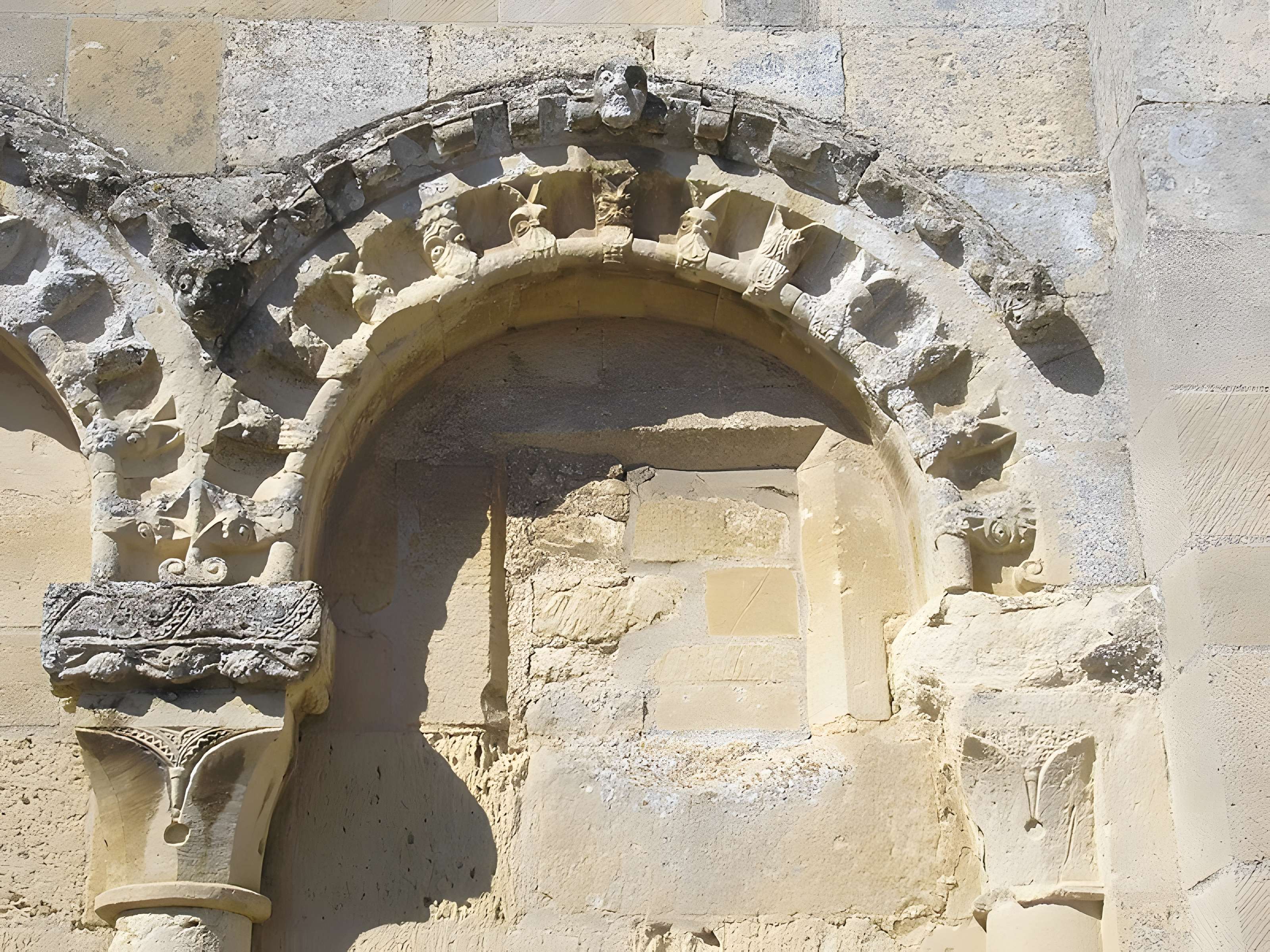Église Saint-Ouen de Rots