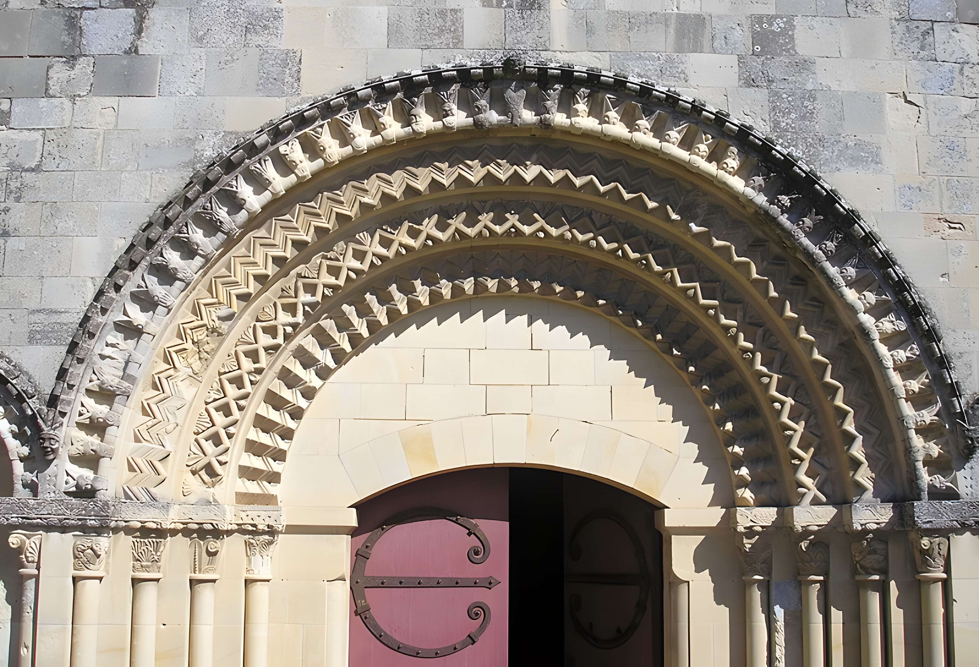 Église Saint-Ouen de Rots