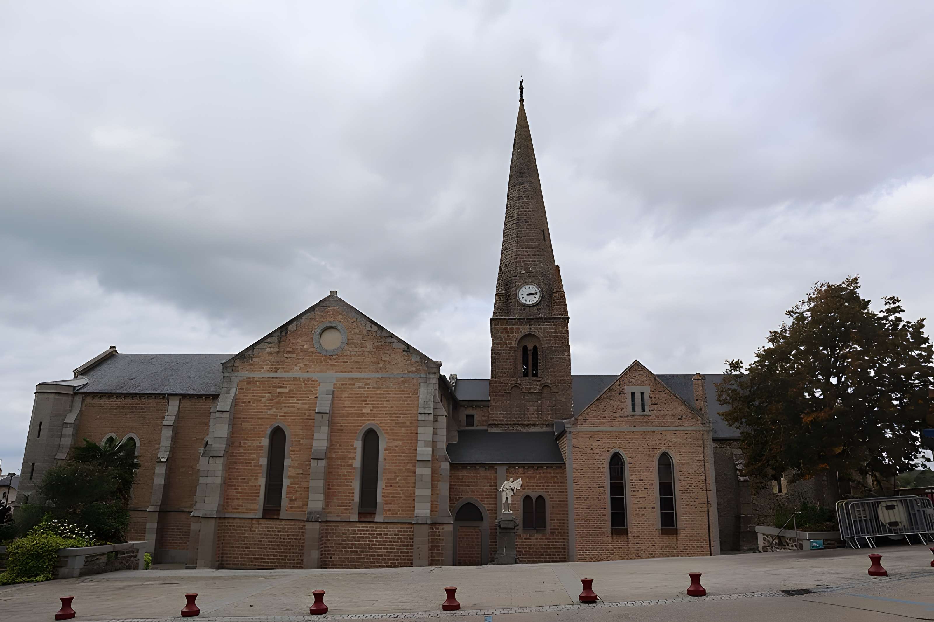 Église Saint-Pair de Saint-Pair-sur-Mer