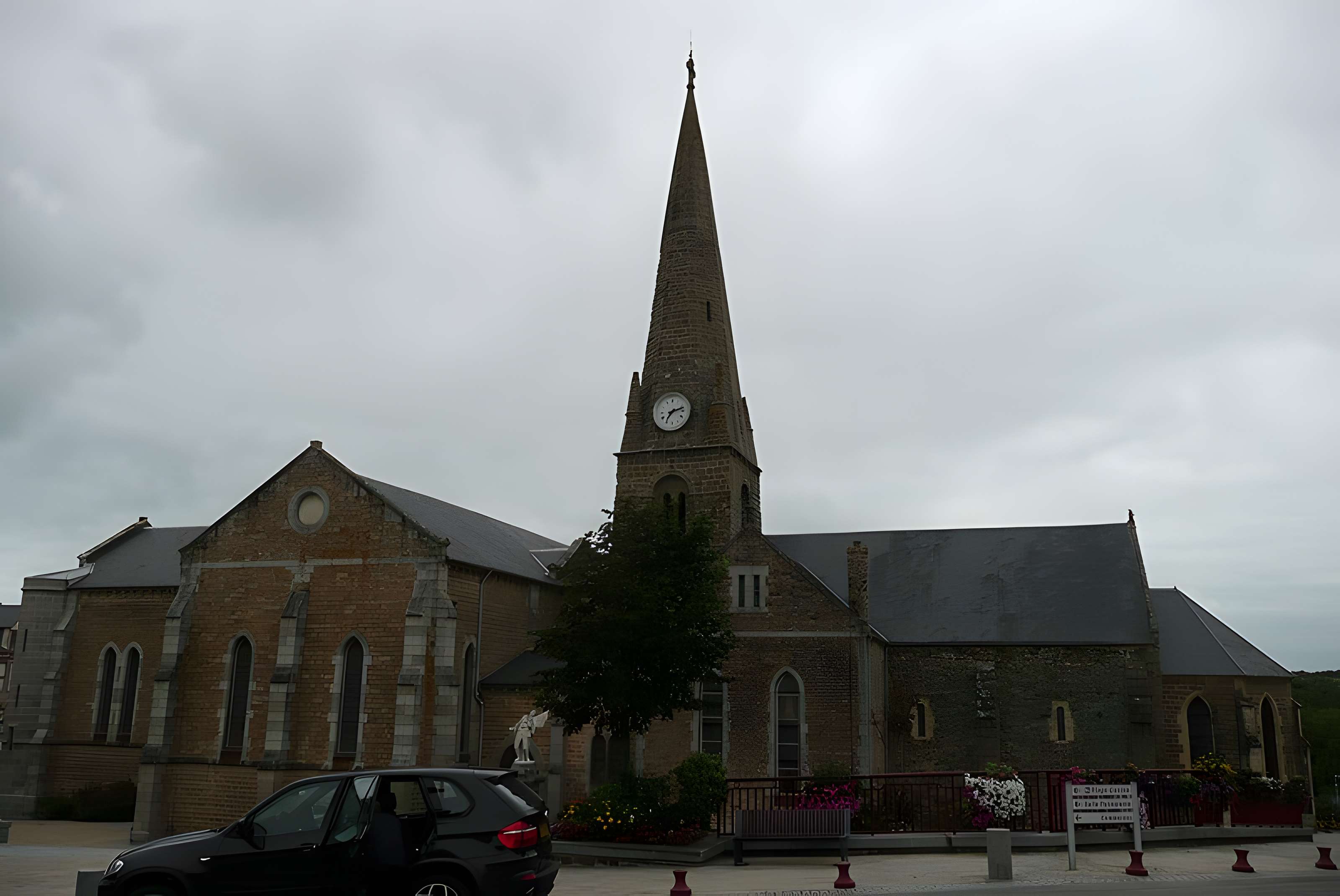 Église Saint-Pair de Saint-Pair-sur-Mer