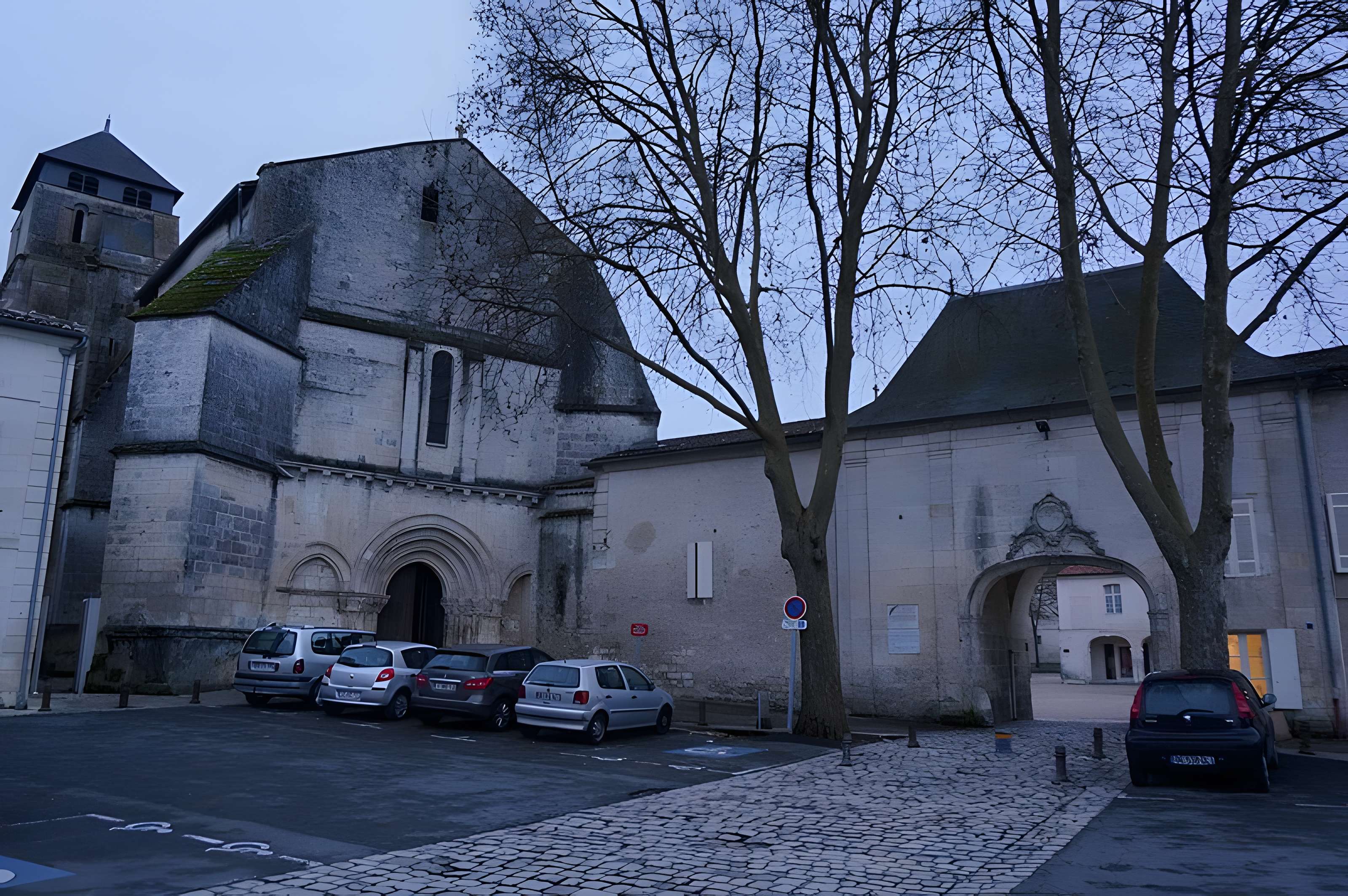 Église Saint-Pallais de Saintes