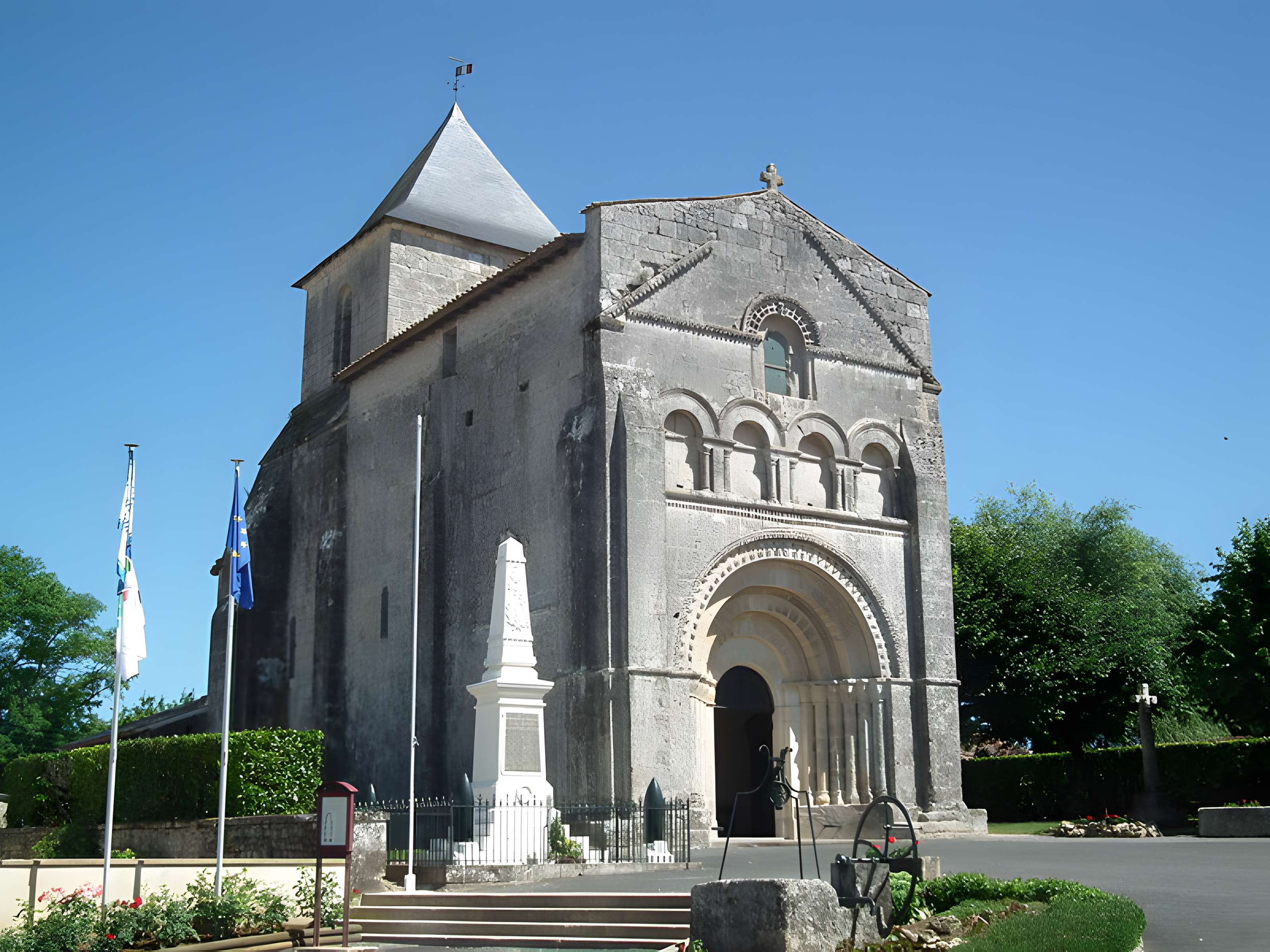 Église Saint-Pallais de Saint-Palais-de-Phiolin