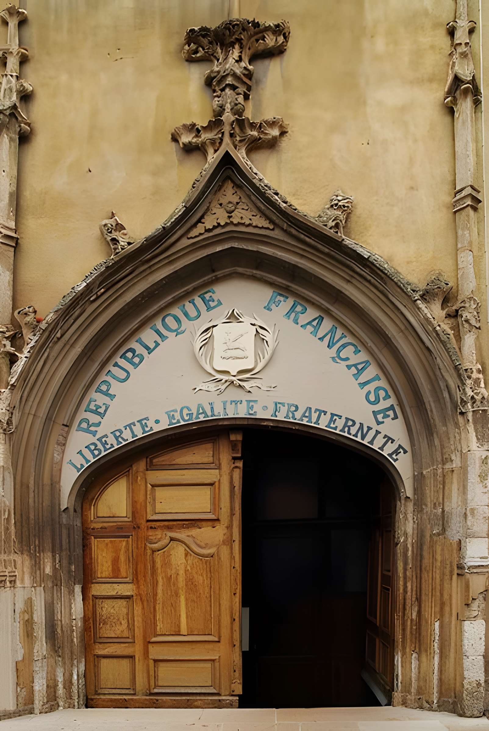 Église Saint-Pancrace d'Aups