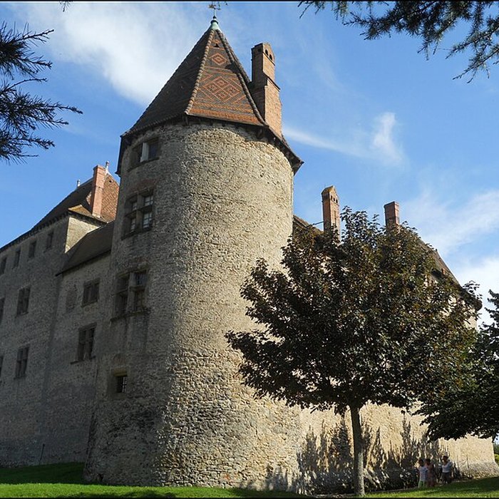 Photo de Remparts et restes du château
