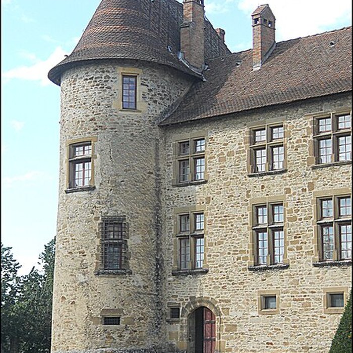 Photo de Remparts et restes du château