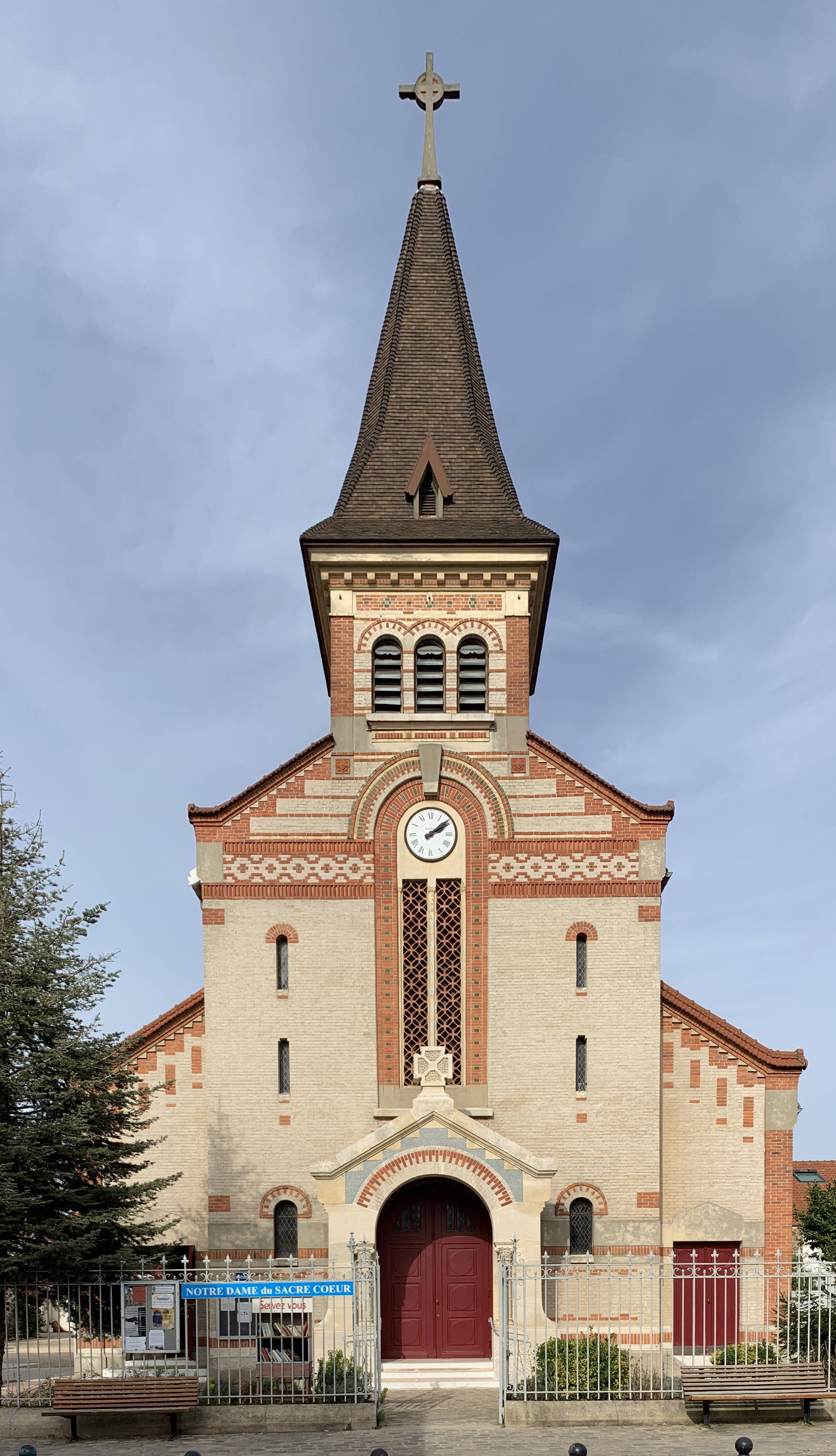 Photo de Church of Our Lady of the Sacred Heart