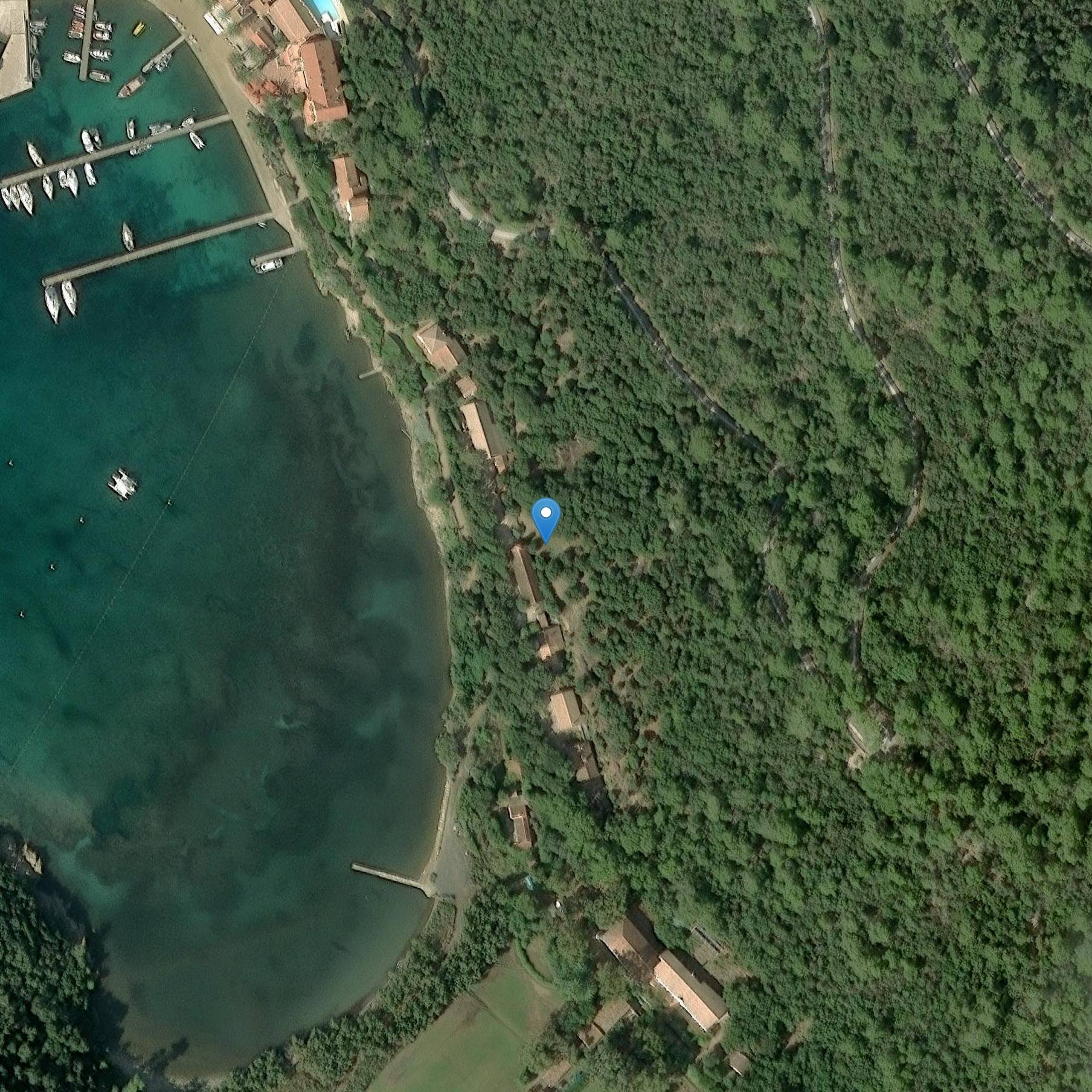 Photo de Church of Saint-Tropez-et-Saint-Pierre de Port-Cros