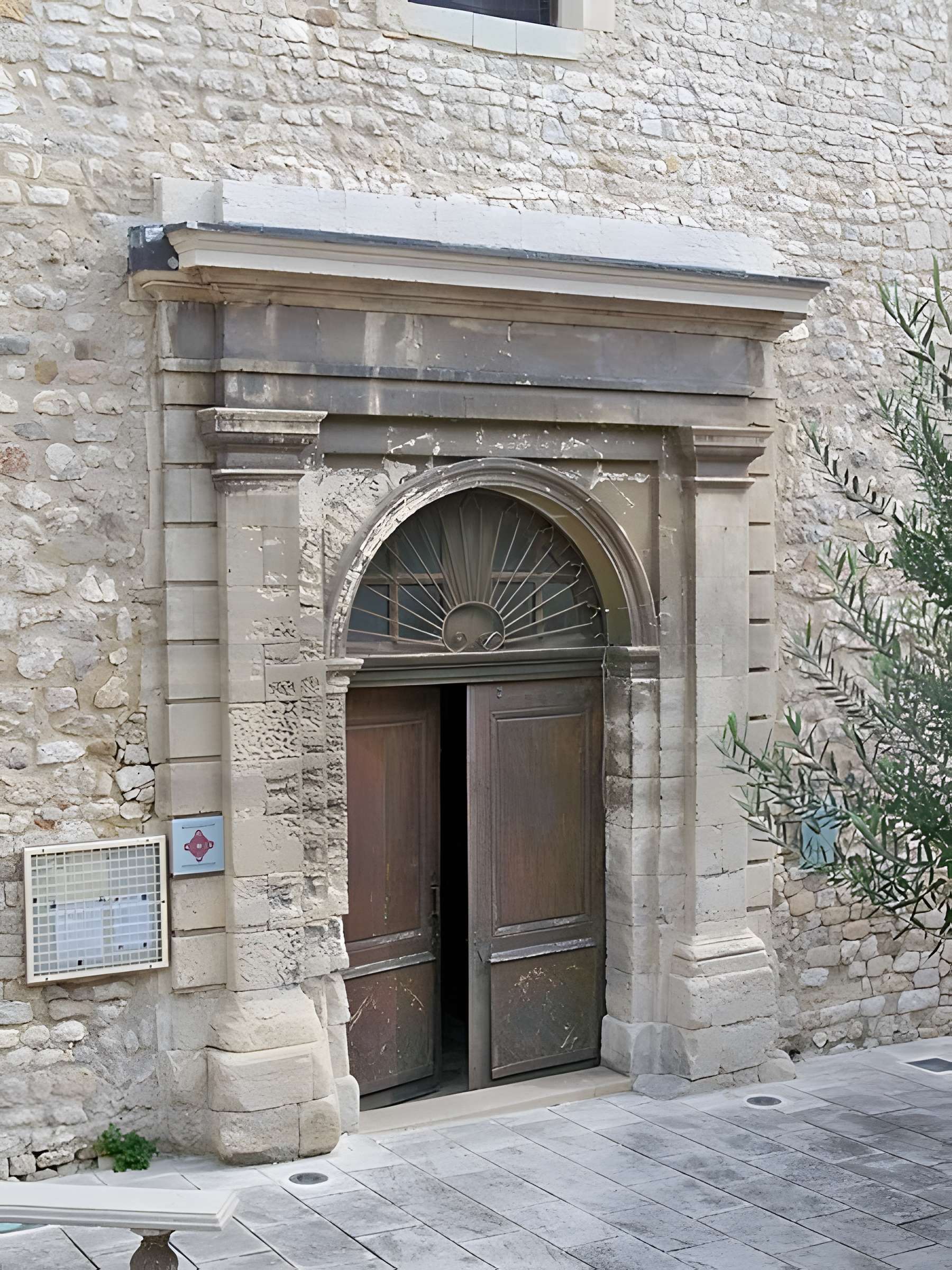 Église Saint-Philibert de Donzère