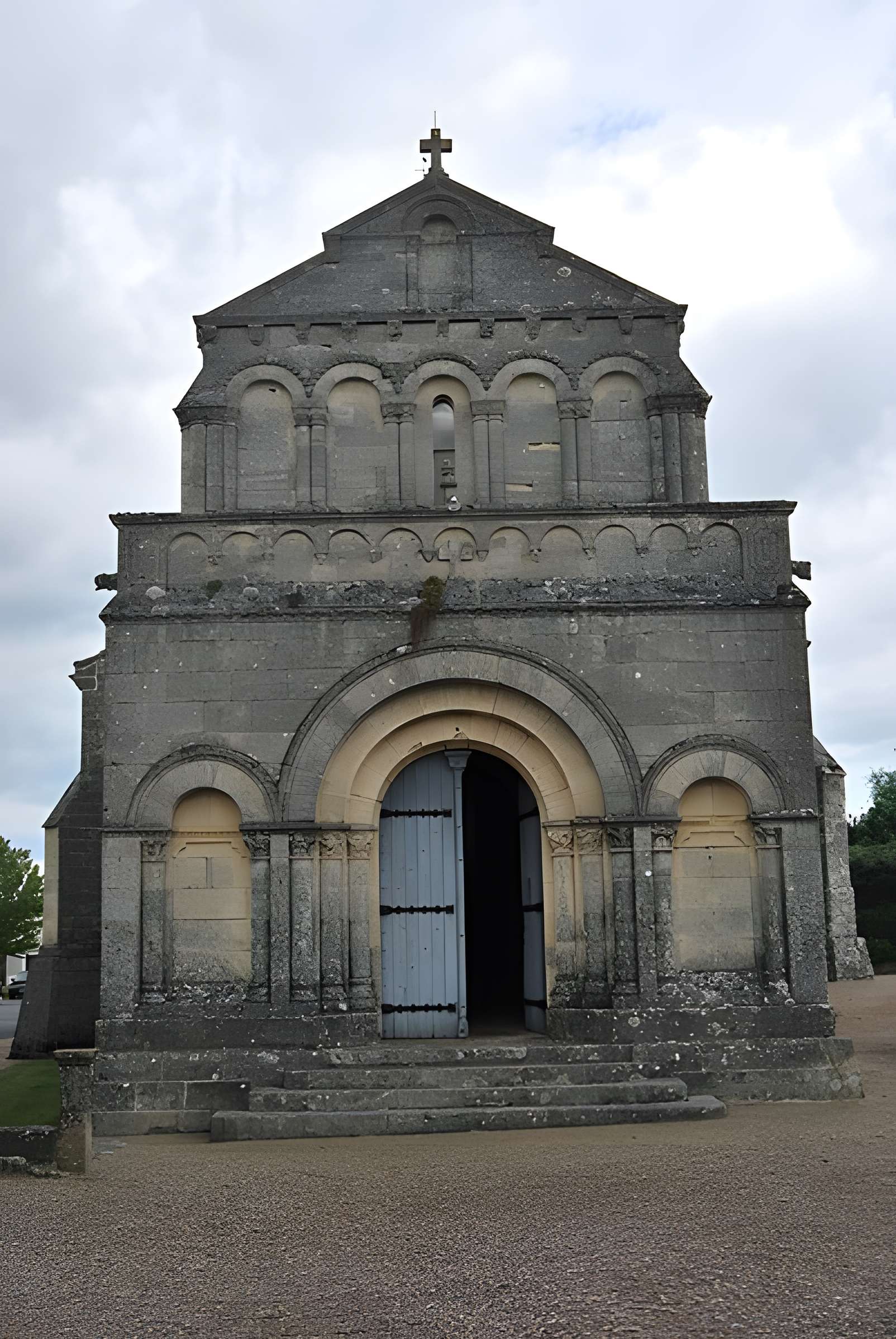 Église Saint-Philippe de Saint-Philippe-d'Aiguille
