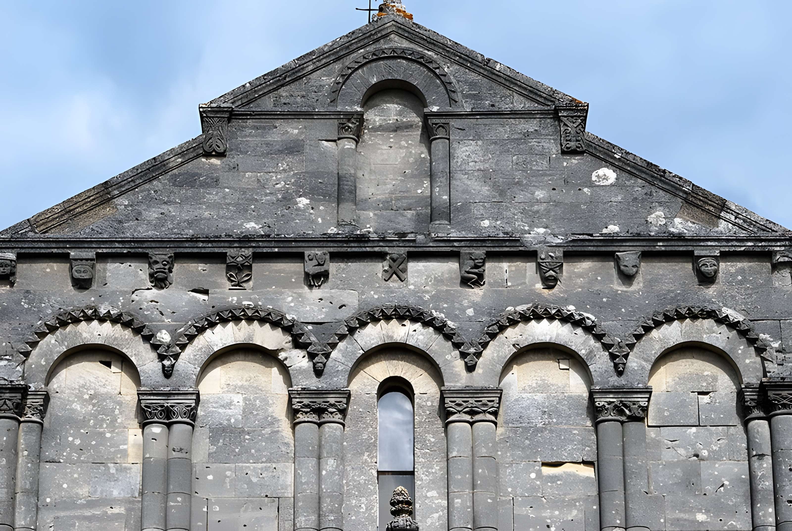 Église Saint-Philippe de Saint-Philippe-d'Aiguille