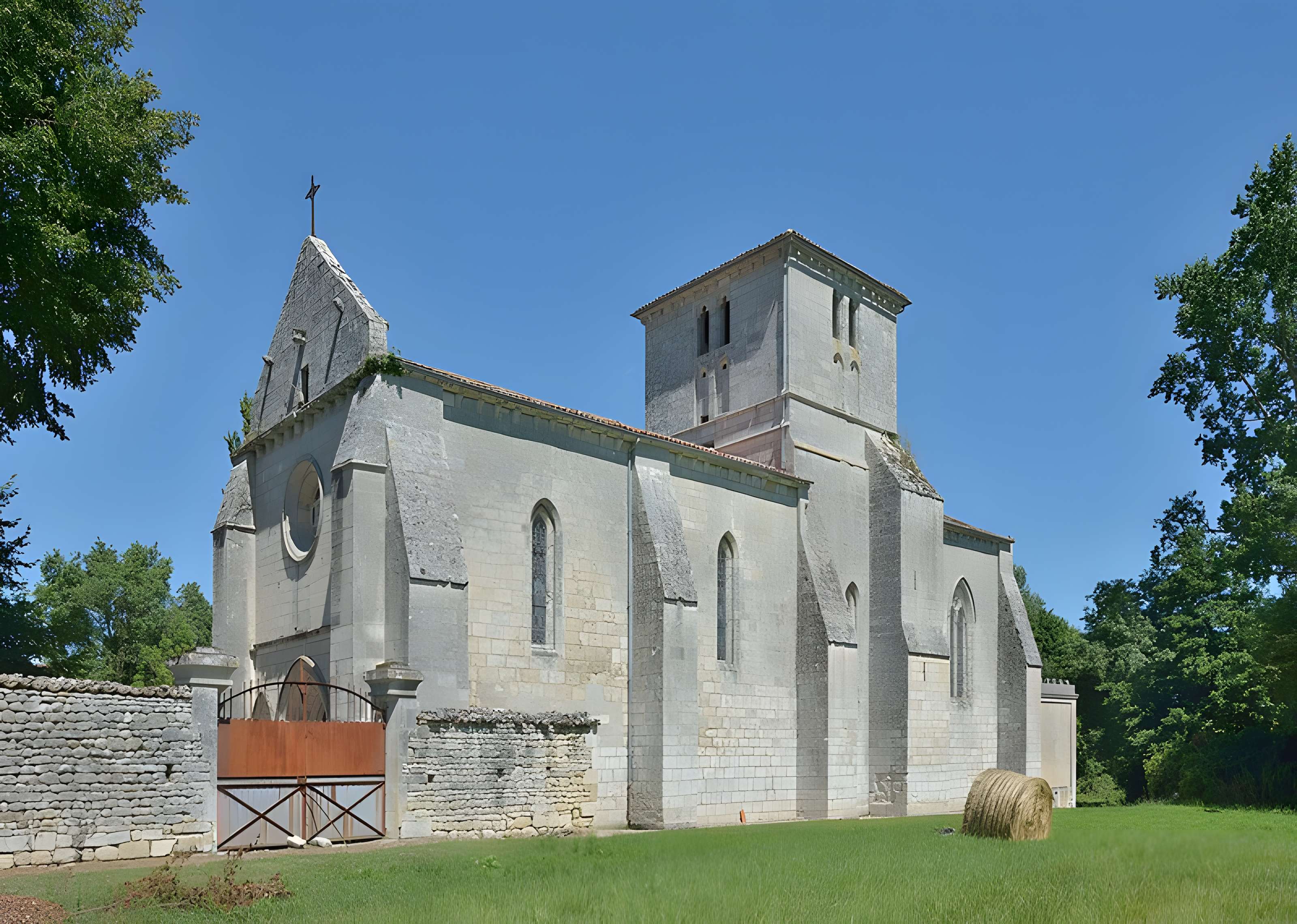 Église Saint-Pierre d'Angeac-Charente