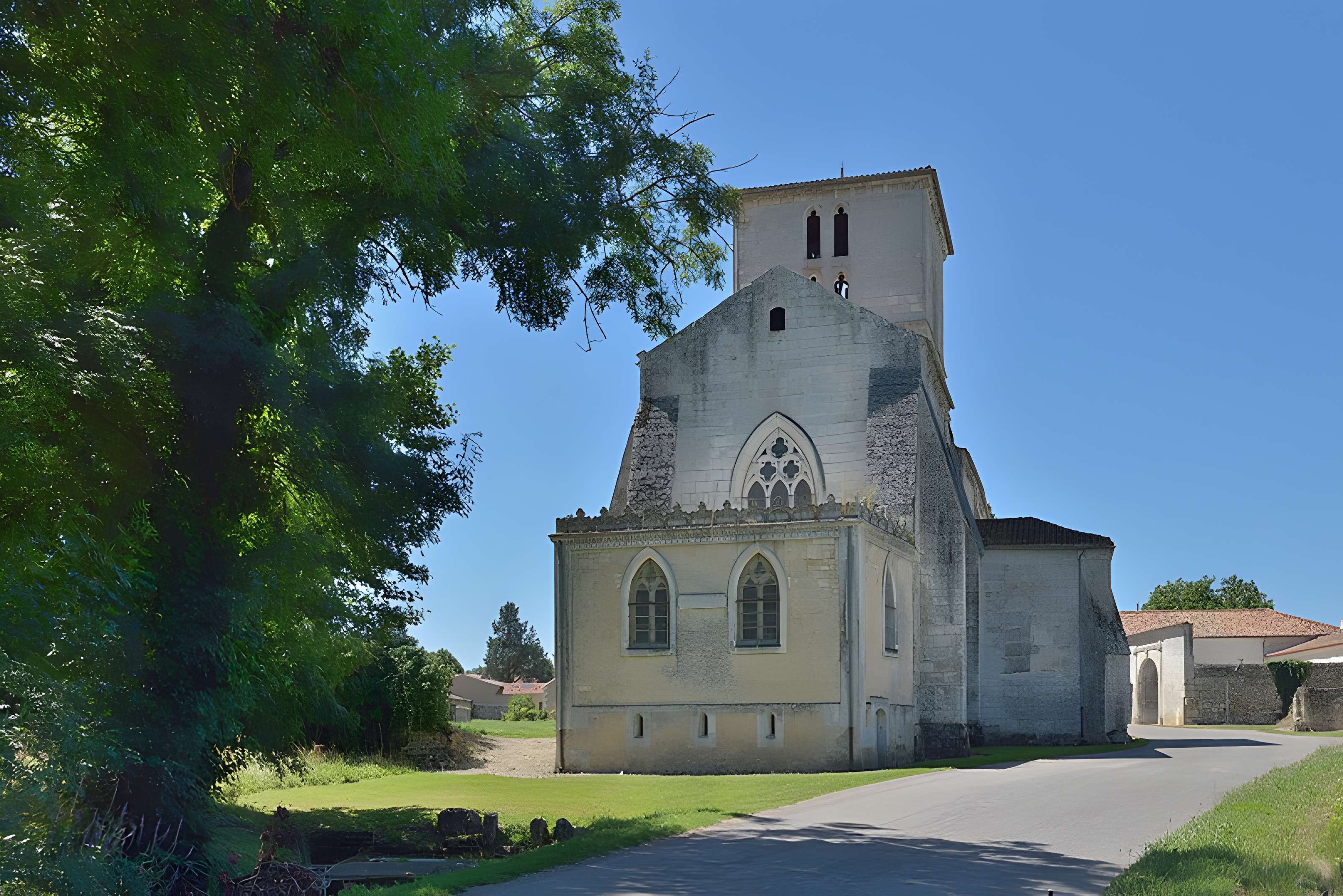 Église Saint-Pierre d'Angeac-Charente