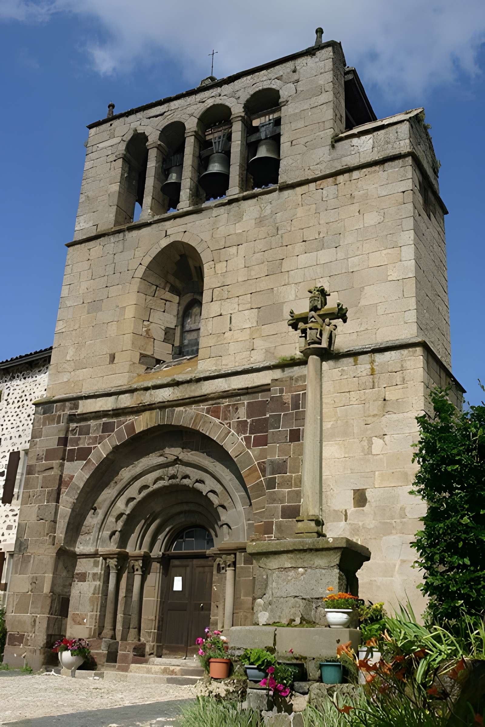 Église Saint-Pierre d'Arlempdes 