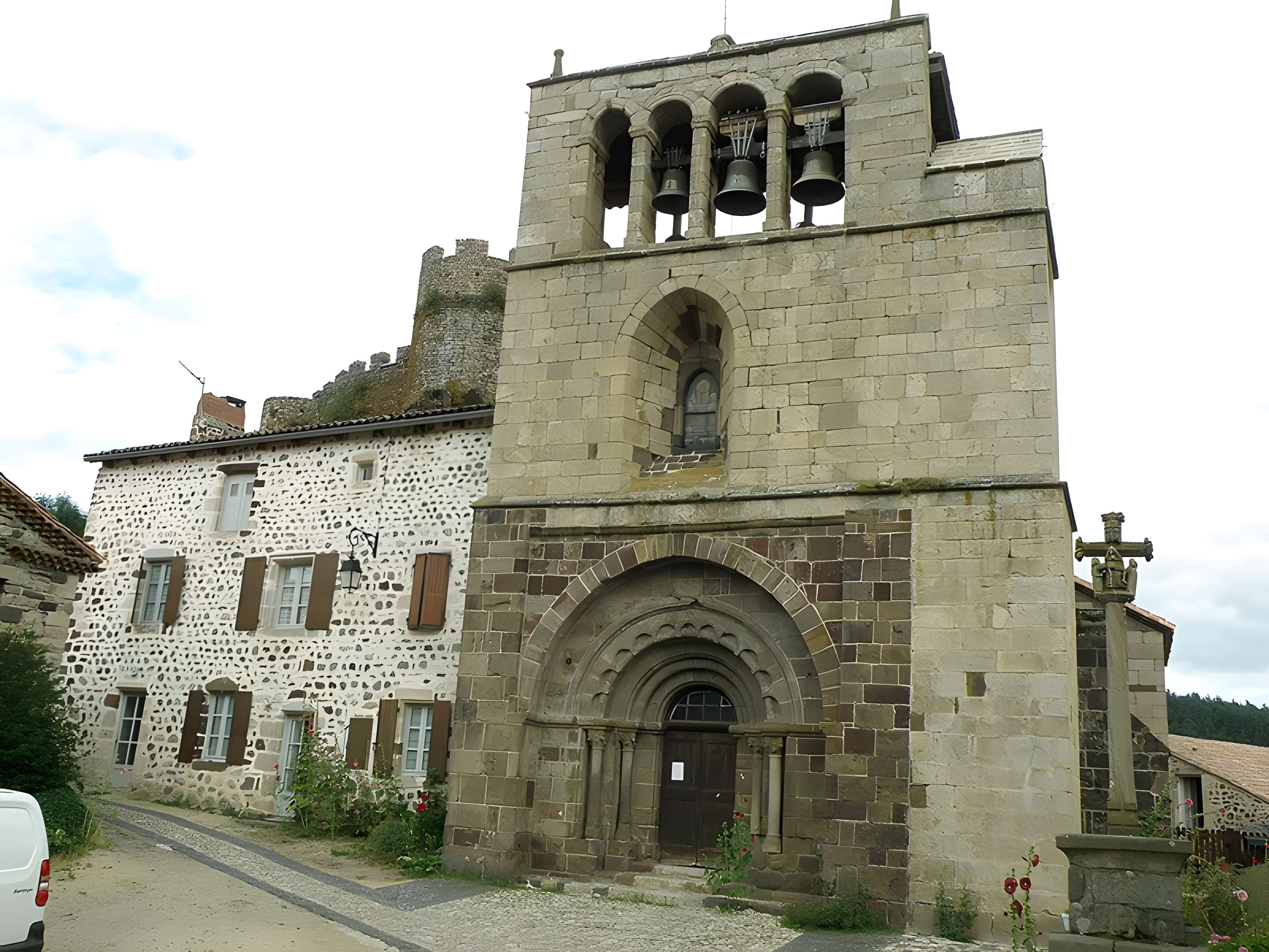 Église Saint-Pierre d'Arlempdes