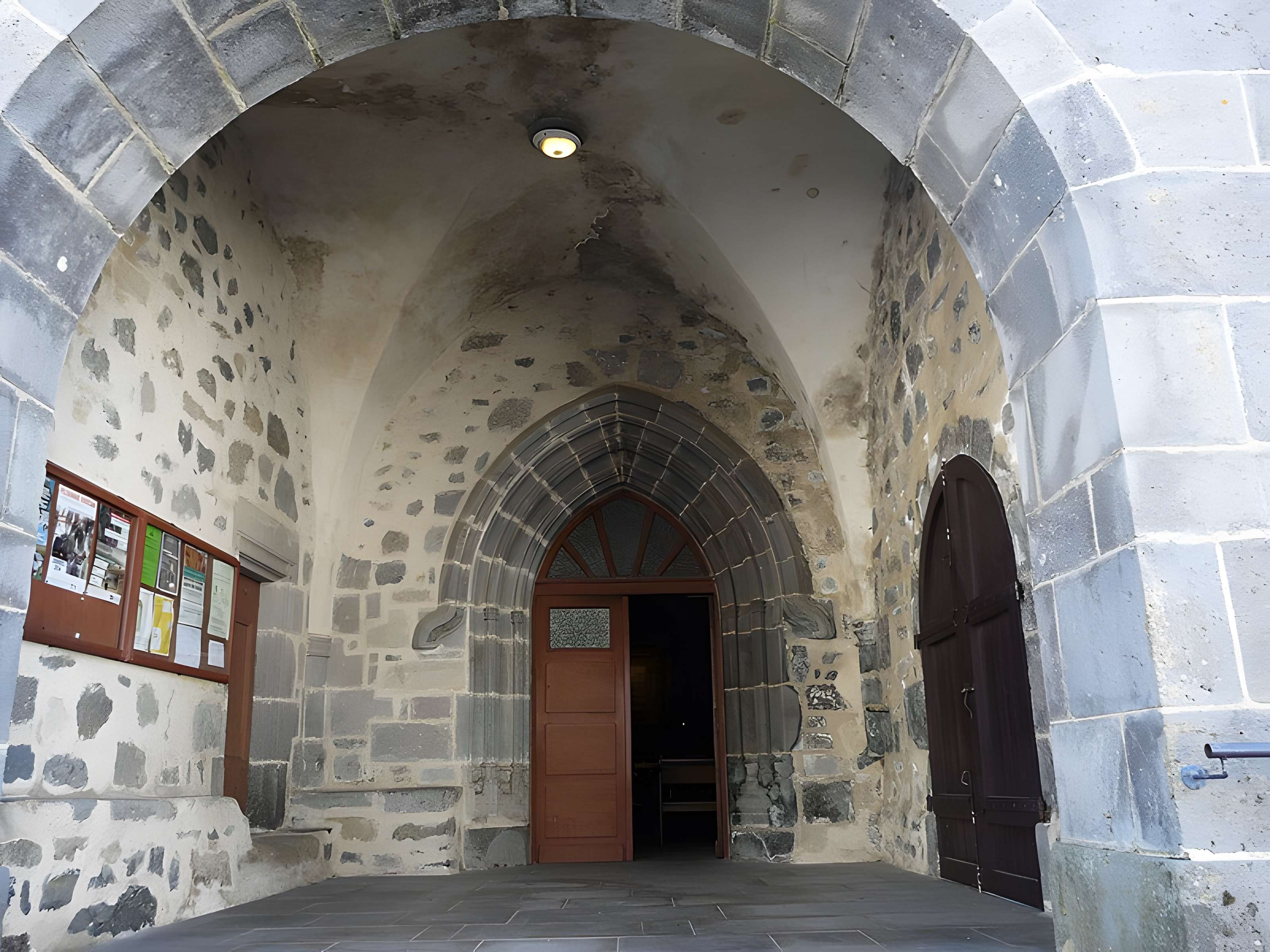 Église Saint-Pierre de Bagnols