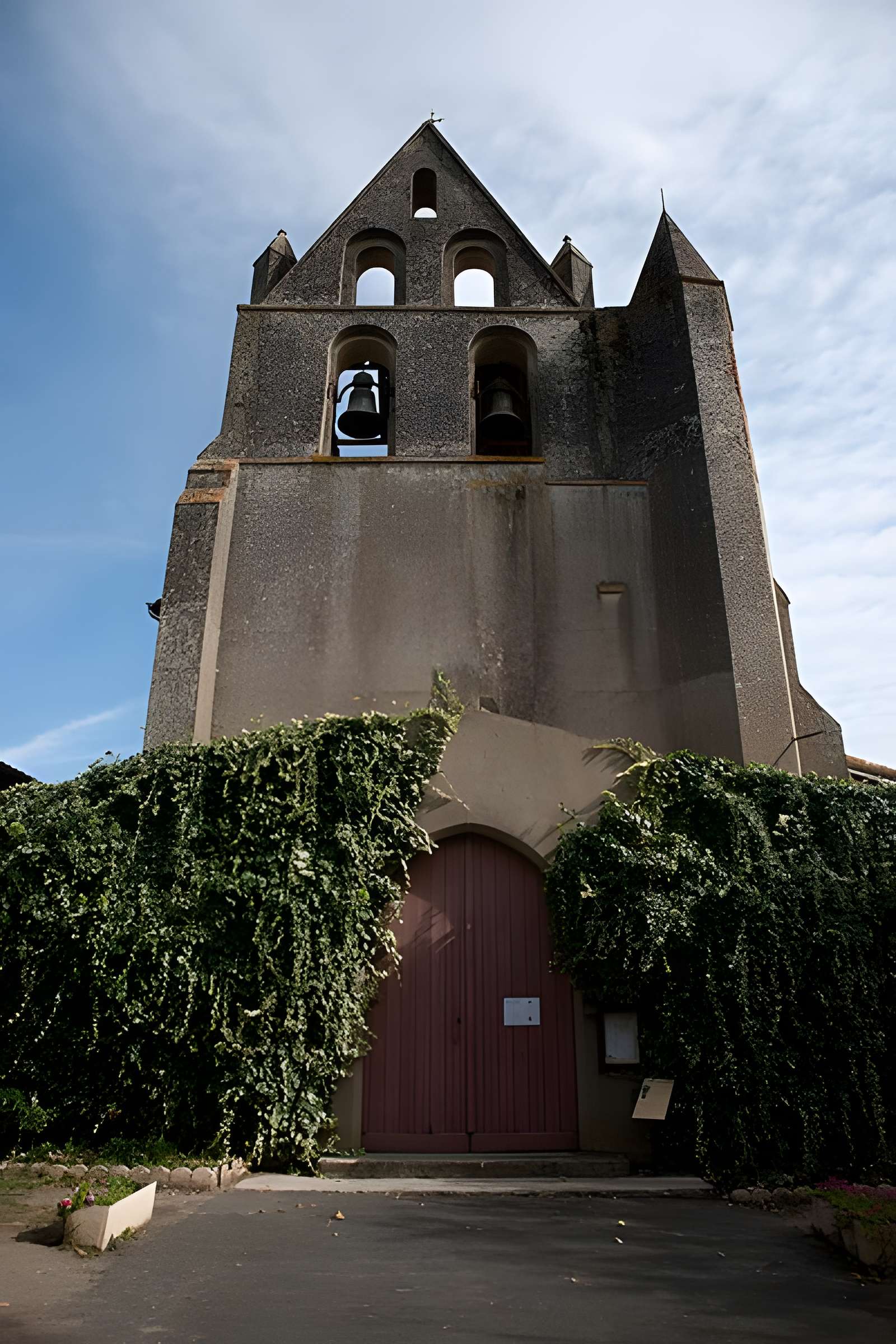 Église Saint-Pierre de Bazus