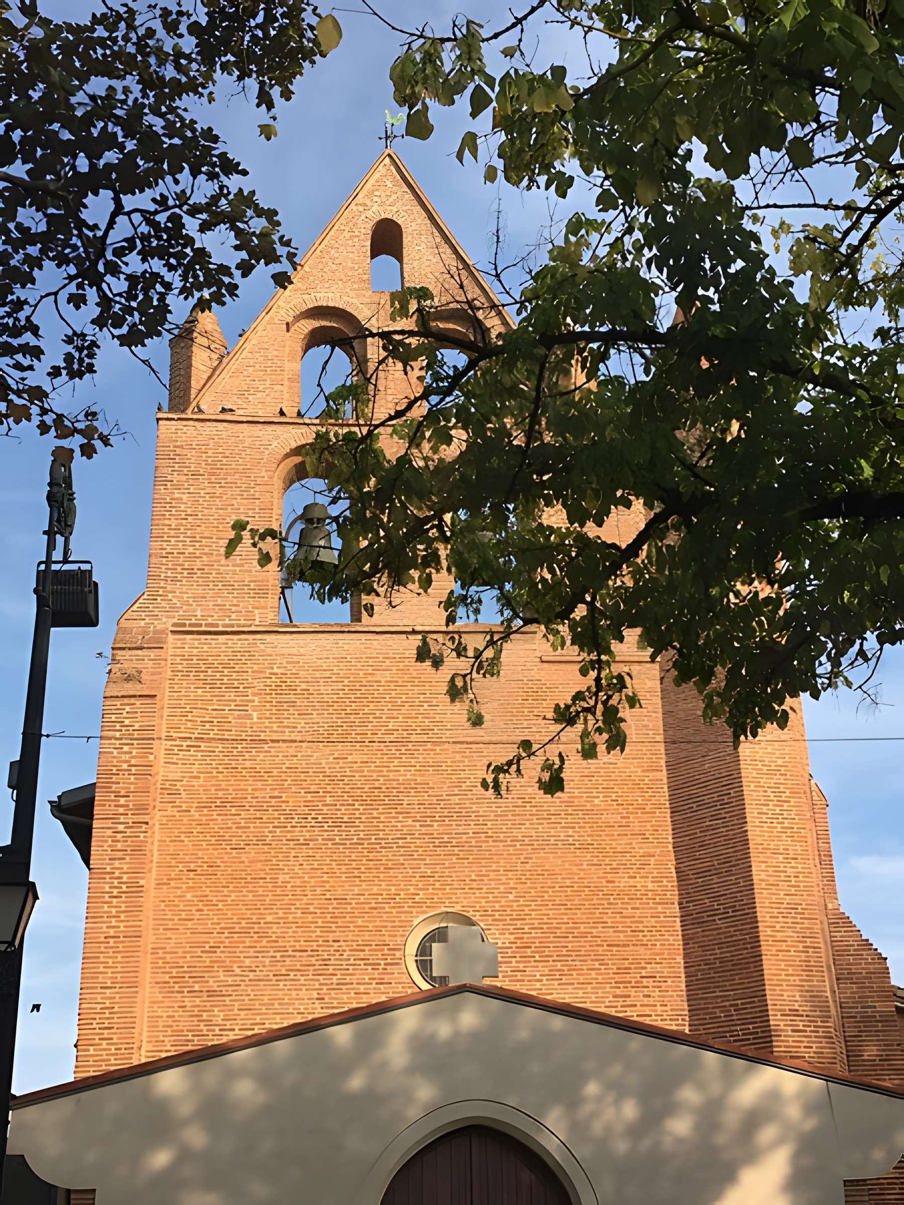 Église Saint-Pierre de Bazus