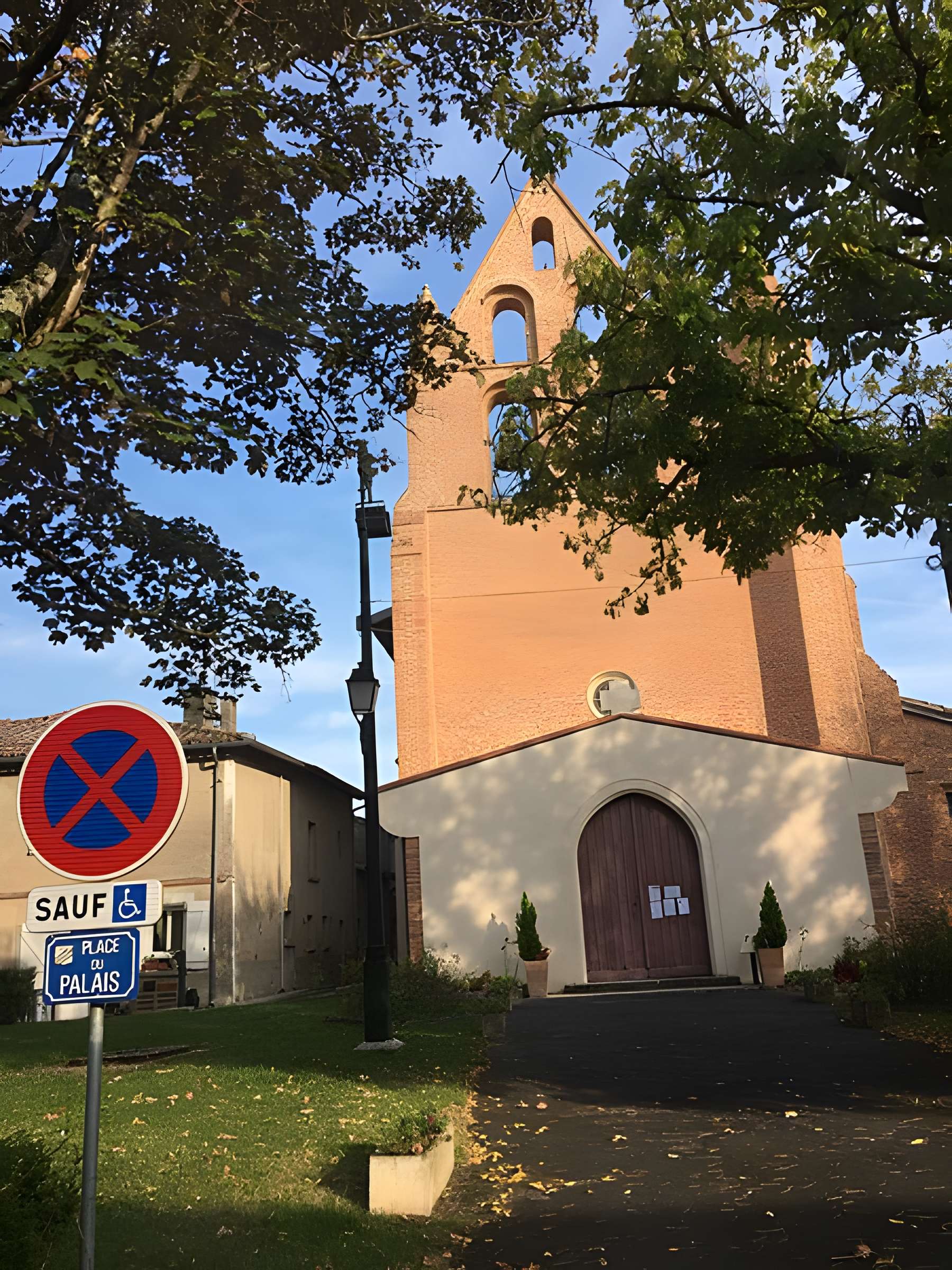 Église Saint-Pierre de Bazus