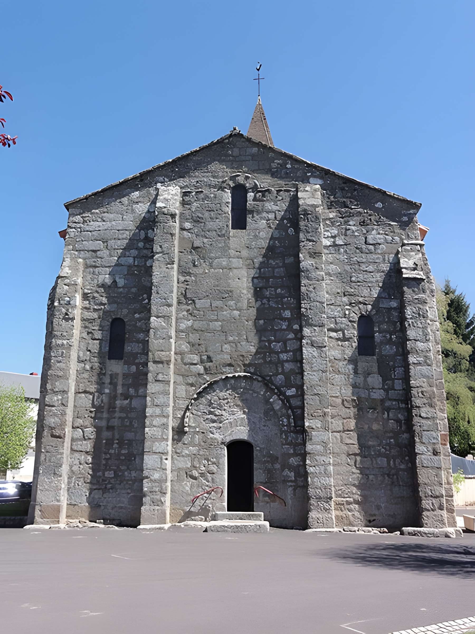 Église Saint-Pierre de Biollet