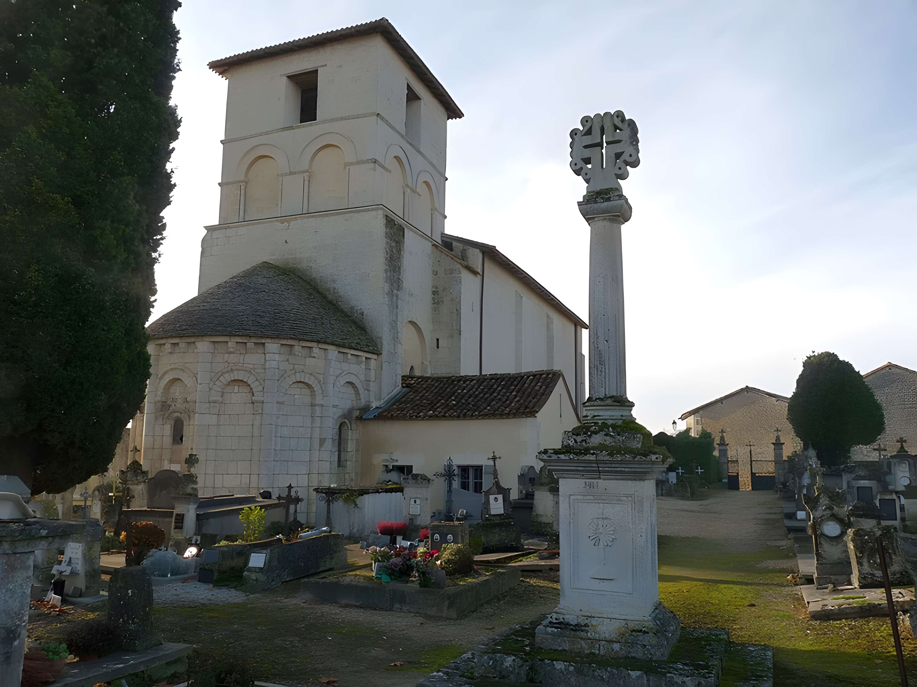 Église Saint-Pierre de Blanzaguet-Saint-Cybard
