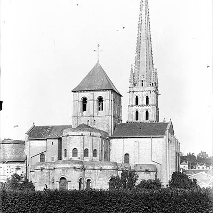 Photo de Abbatiale Saint-Savin-Saint-Cyprien