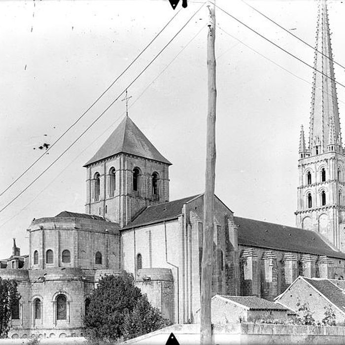 Photo de Abbatiale Saint-Savin-Saint-Cyprien