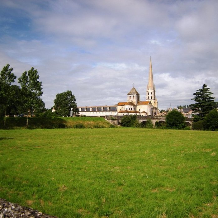 Photo de Abbatiale Saint-Savin-Saint-Cyprien