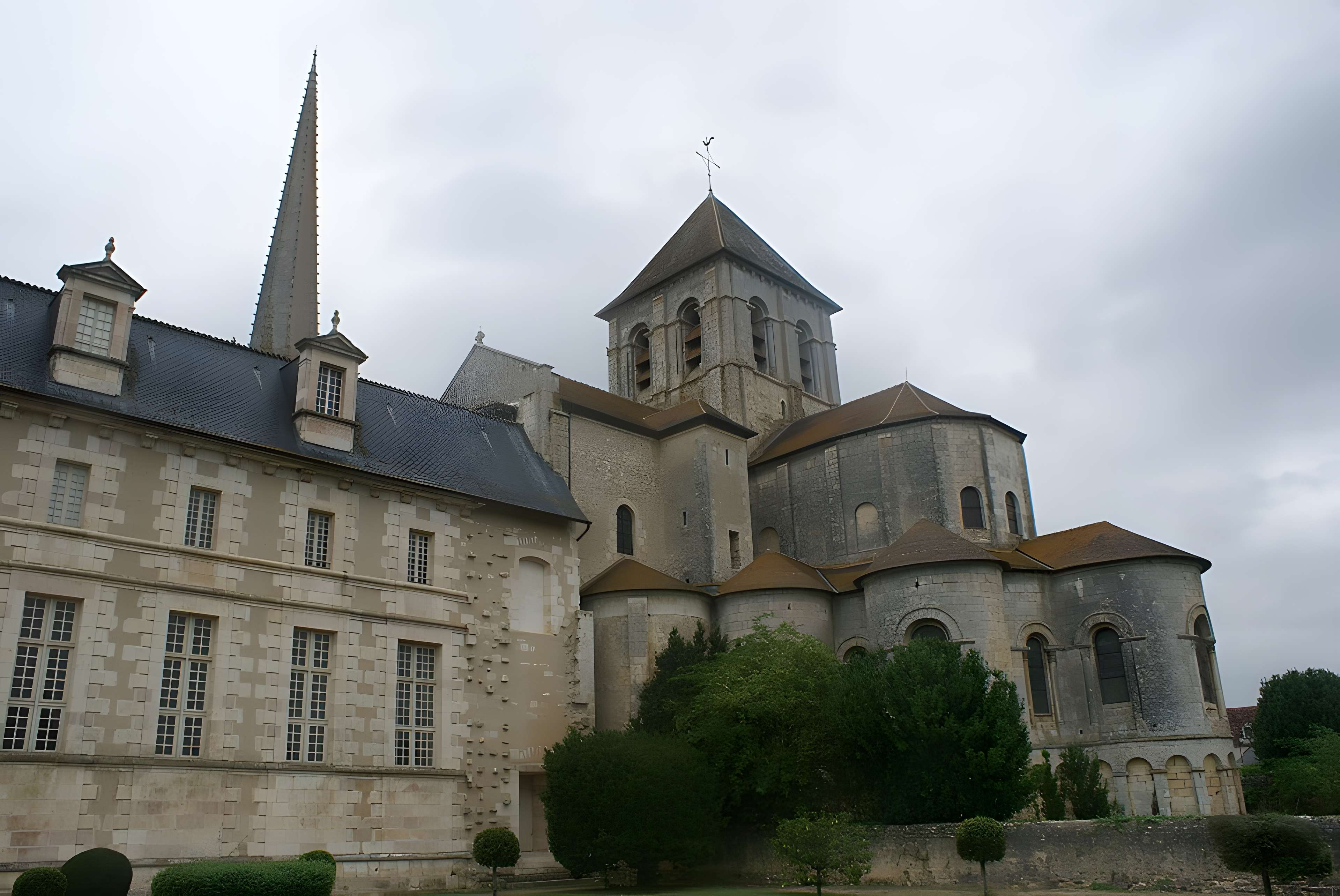 Abbatiale Saint-Savin-Saint-Cyprien