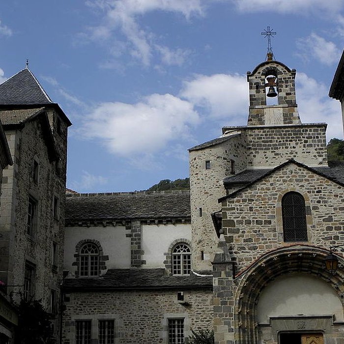 Photo de Église Saint-Pierre de Blesle